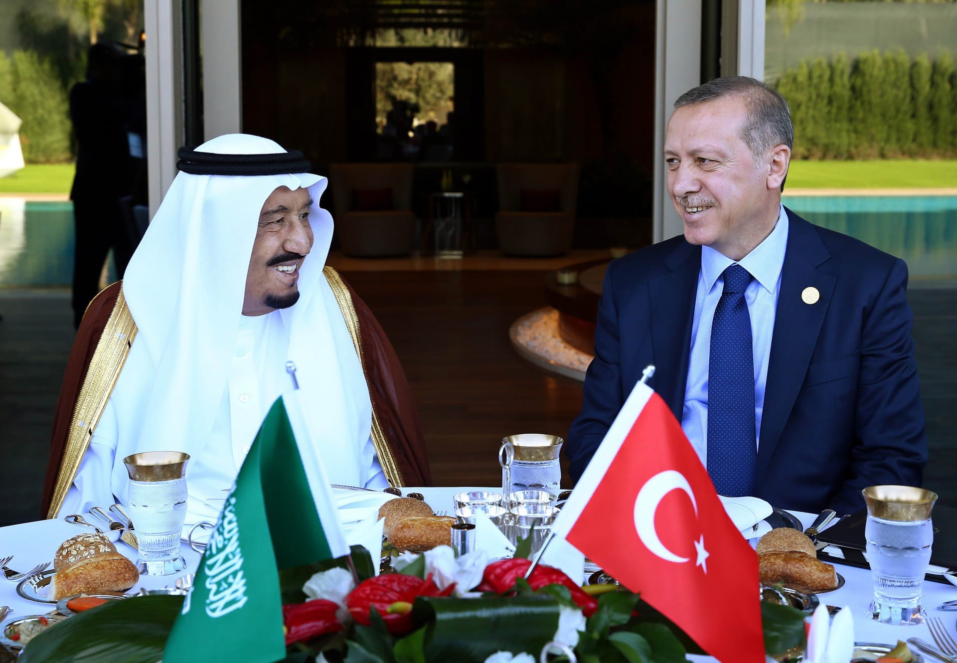 أردوغان: أثق بقدرة الملك سلمان على إنهاء أزمة قطر.. ودعمنا للدوحة ليس بديلاً لعلاقتنا بالسعودية