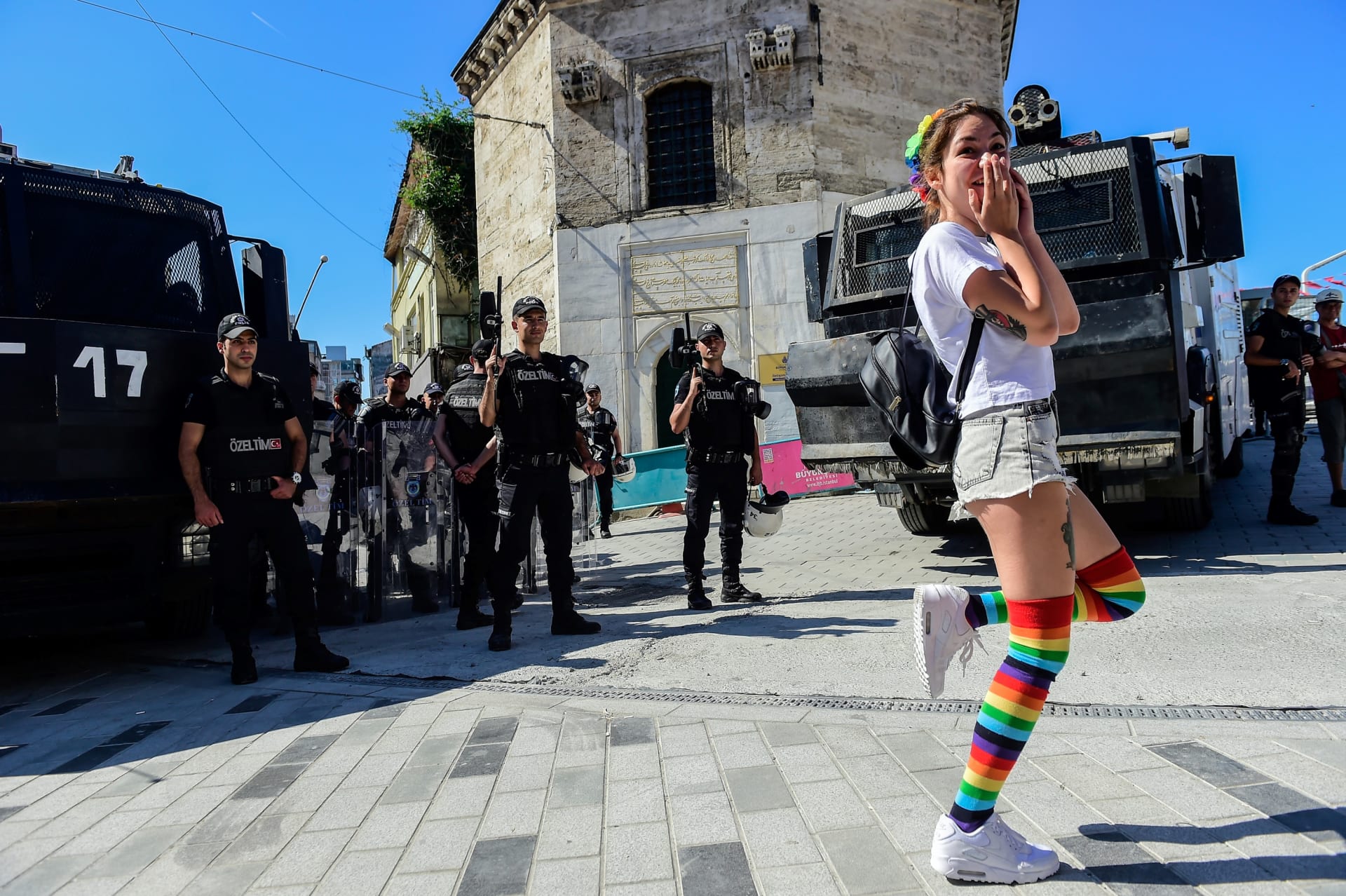 تركيا.. الشرطة تفرق مسيرات "فخر" للمثليين في إسطنبول