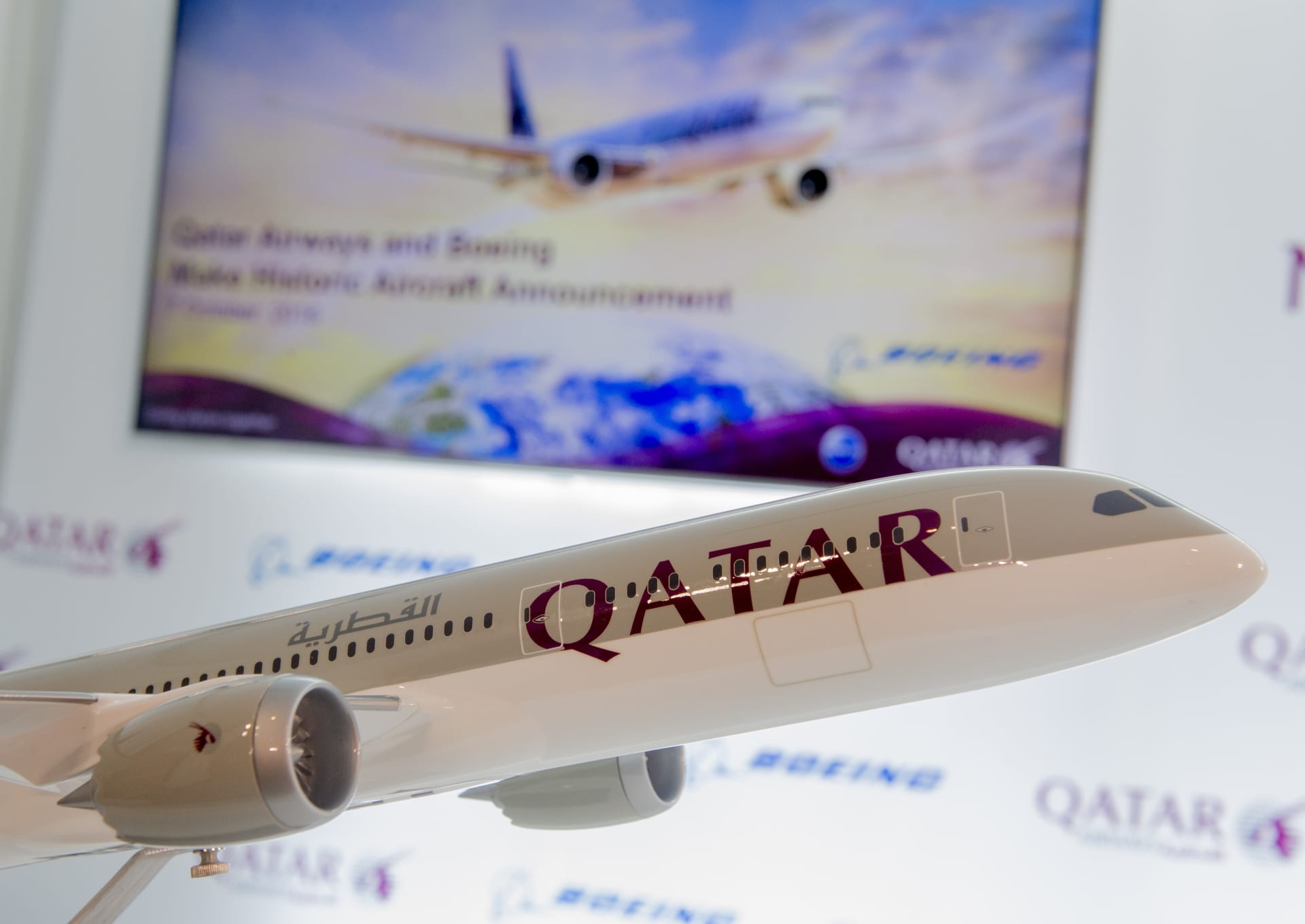 عزل قطر "كابوس" الخطوط الجوية القطرية.. والشركة تعلق رحلاتها إلى السعودية والإمارات ومصر والبحرين