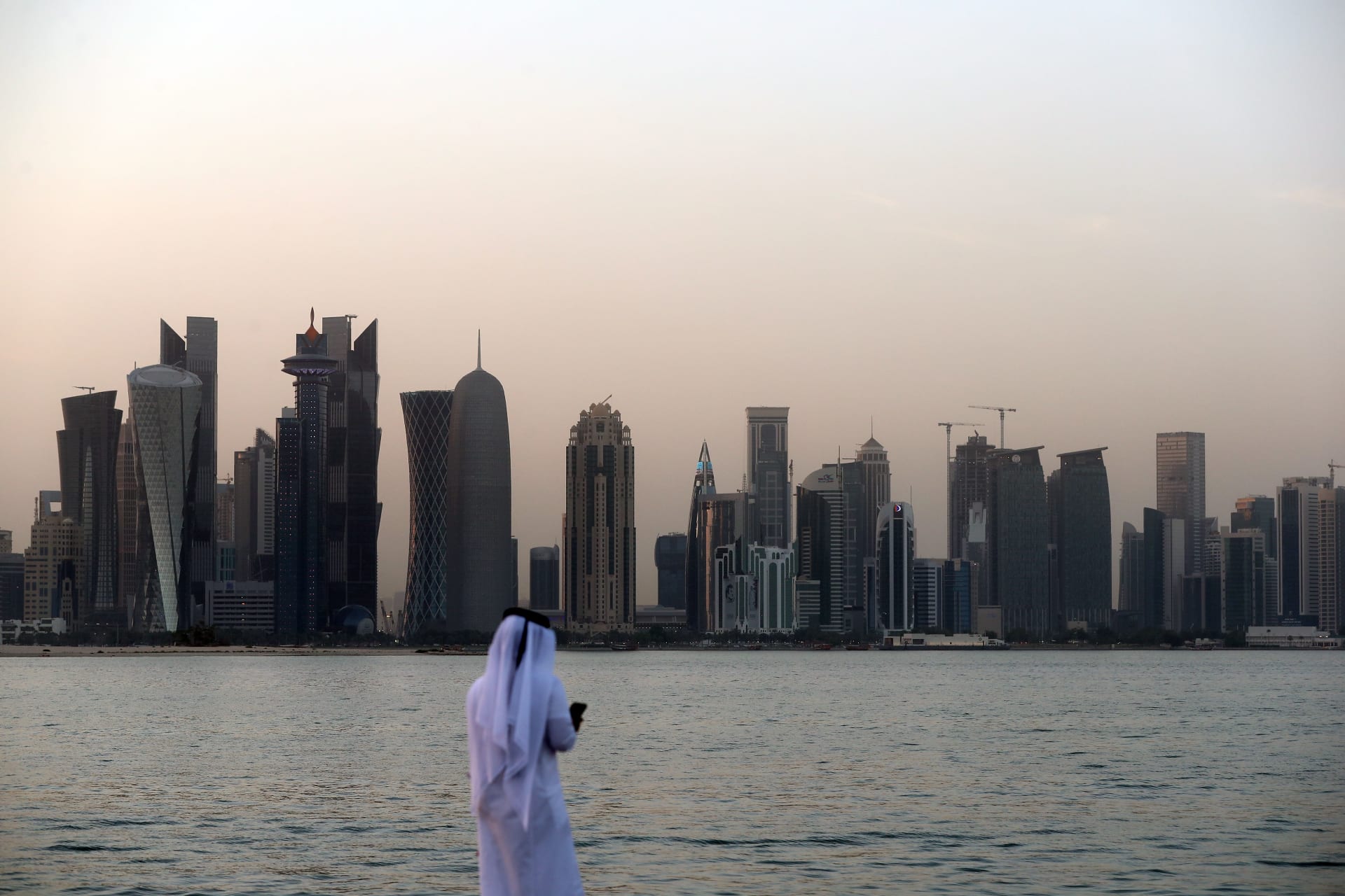 حكومة قطر: جهودنا في مكافحة الإرهاب أكبر مما تفعله دول الحصار.. ولن نفكر أبداً بإغلاق الجزيرة