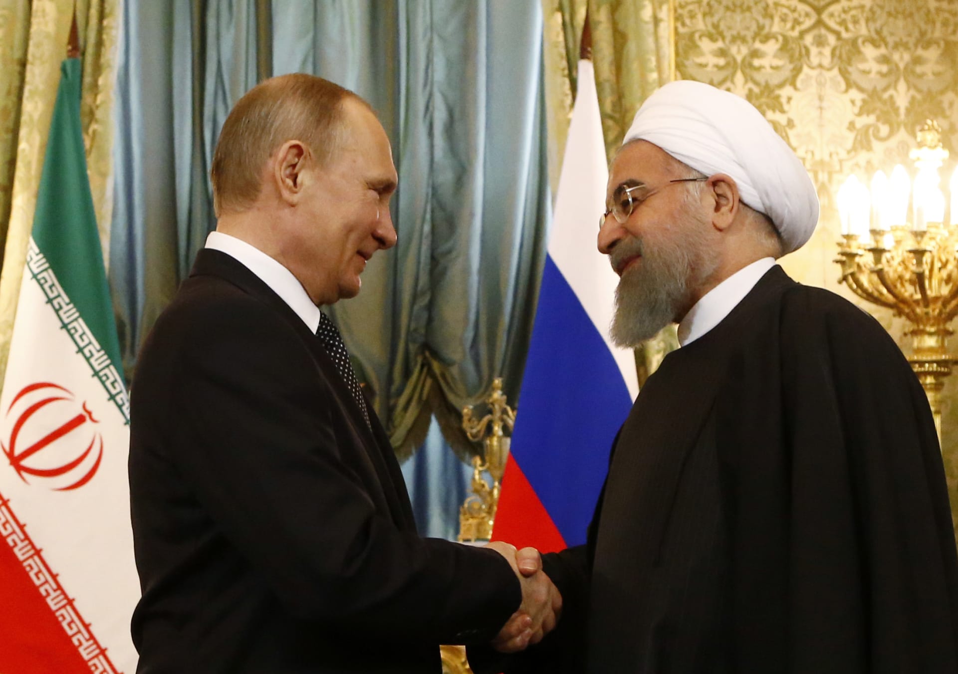 روسيا وإيران تتفقان على تعاون أقوى بعد العقوبات الأمريكية