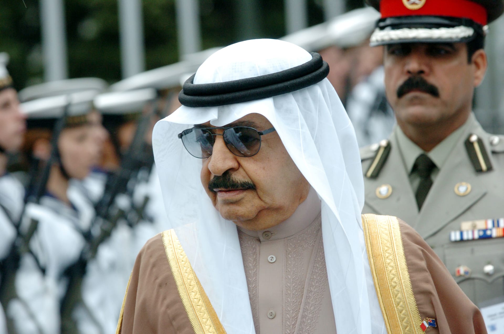 رئيس وزراء البحرين: يجب ألا يقبل أحد أن يكون أداة لشق الصف العربي