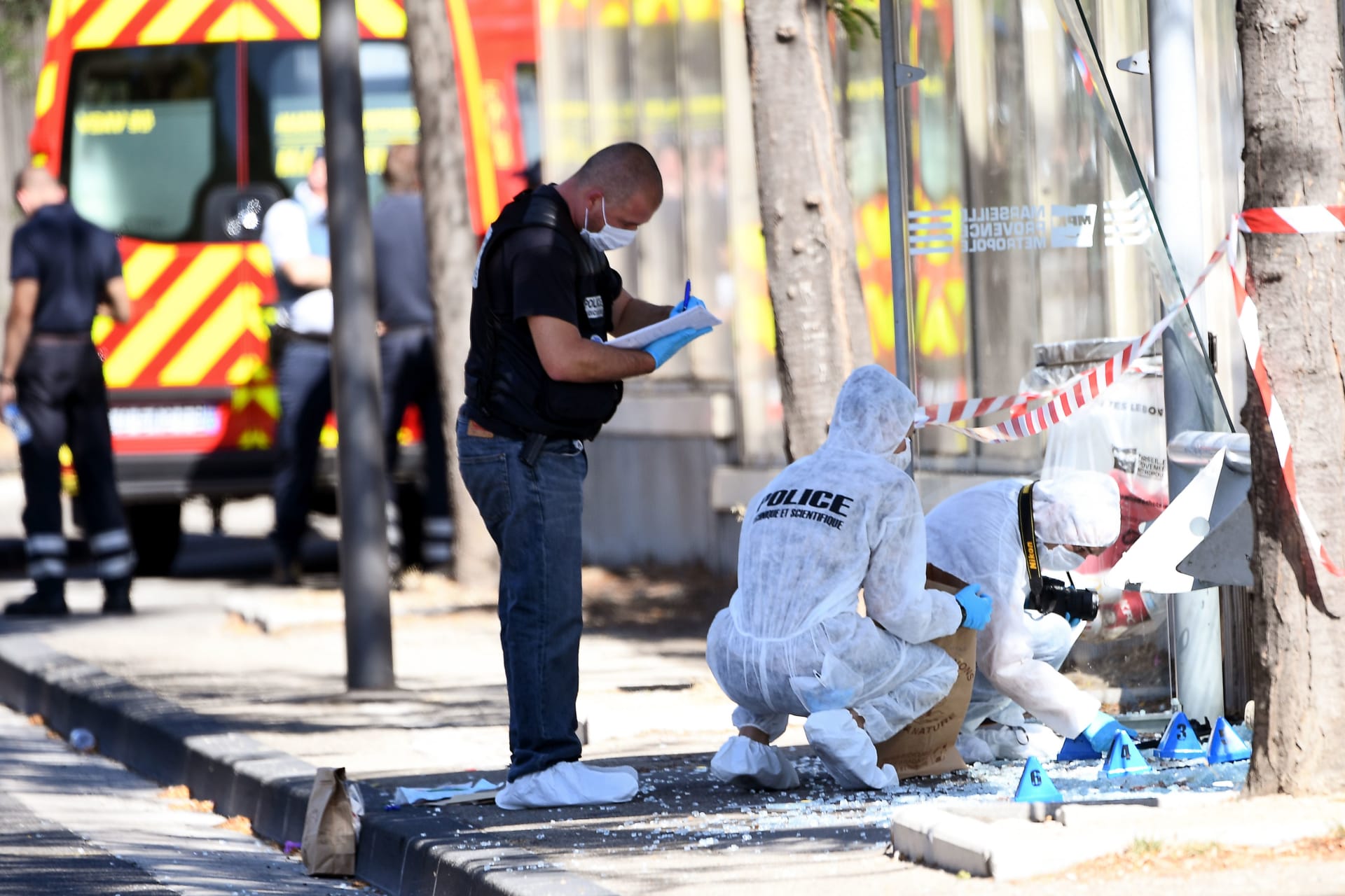 مصادر بالشرطة الفرنسية لـCNN: قتيل إثر اصطدام سيارة بمحطتي حافلات في مرسيليا