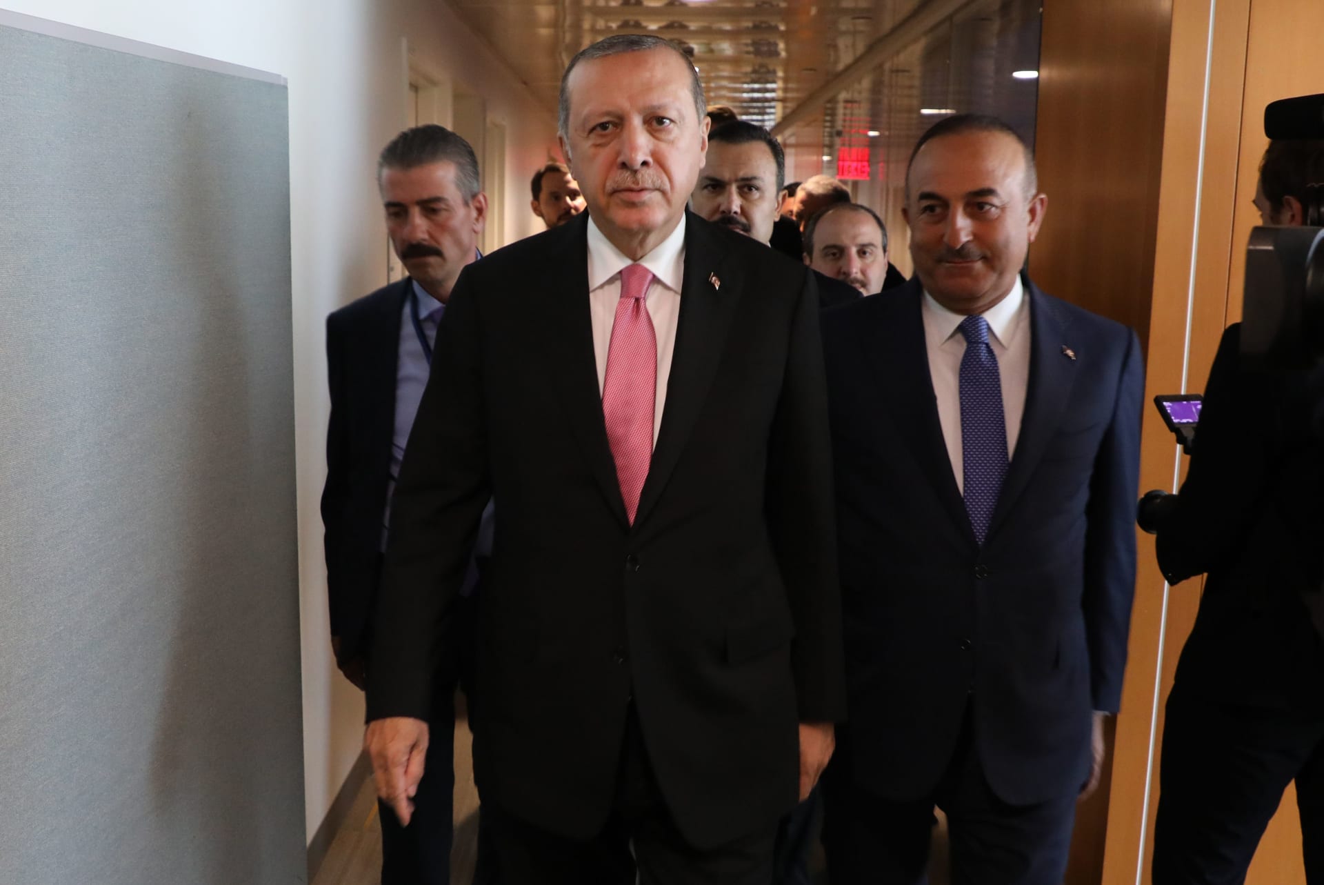 أردوغان يهدد بغلق المعابر ووقف نفط كردستان: قد نتدخل كما فعلنا بسوريا