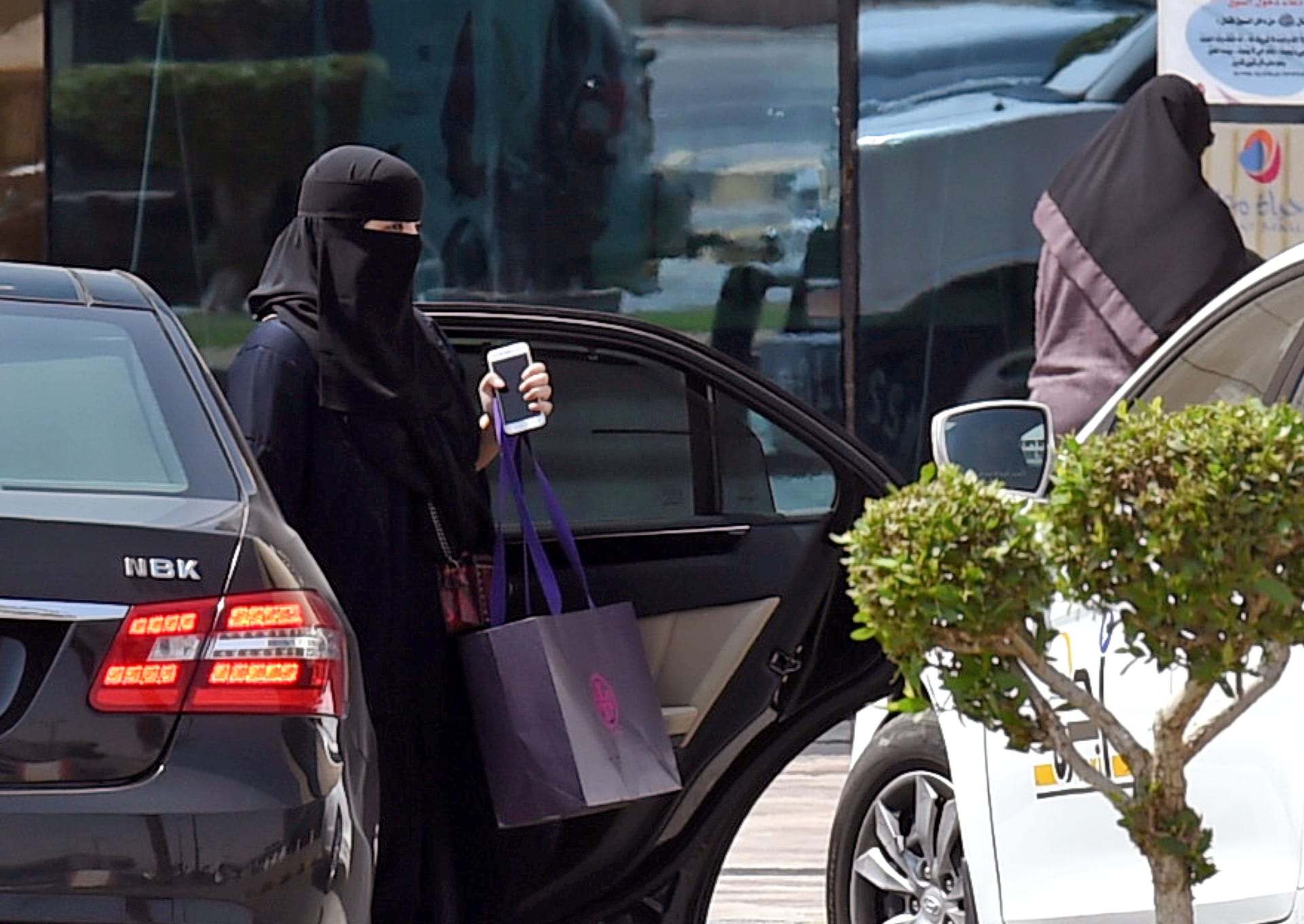 محلل أمريكي: قيادة السعوديات للسيارة مجرد مؤشر لتحولات كبرى