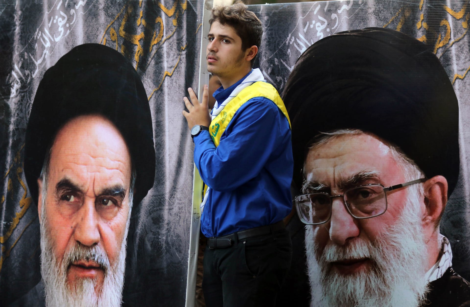 مؤتمر بإيران يدعو لتهيئة "الإنسان المنتظر" وخامنئي يعد بدور واسع 