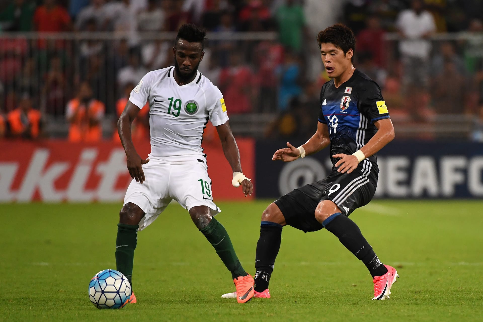 إيقاف صاحب هدف تأهل السعودية إلى كأس العالم بسبب "سلوك غير رياضي"