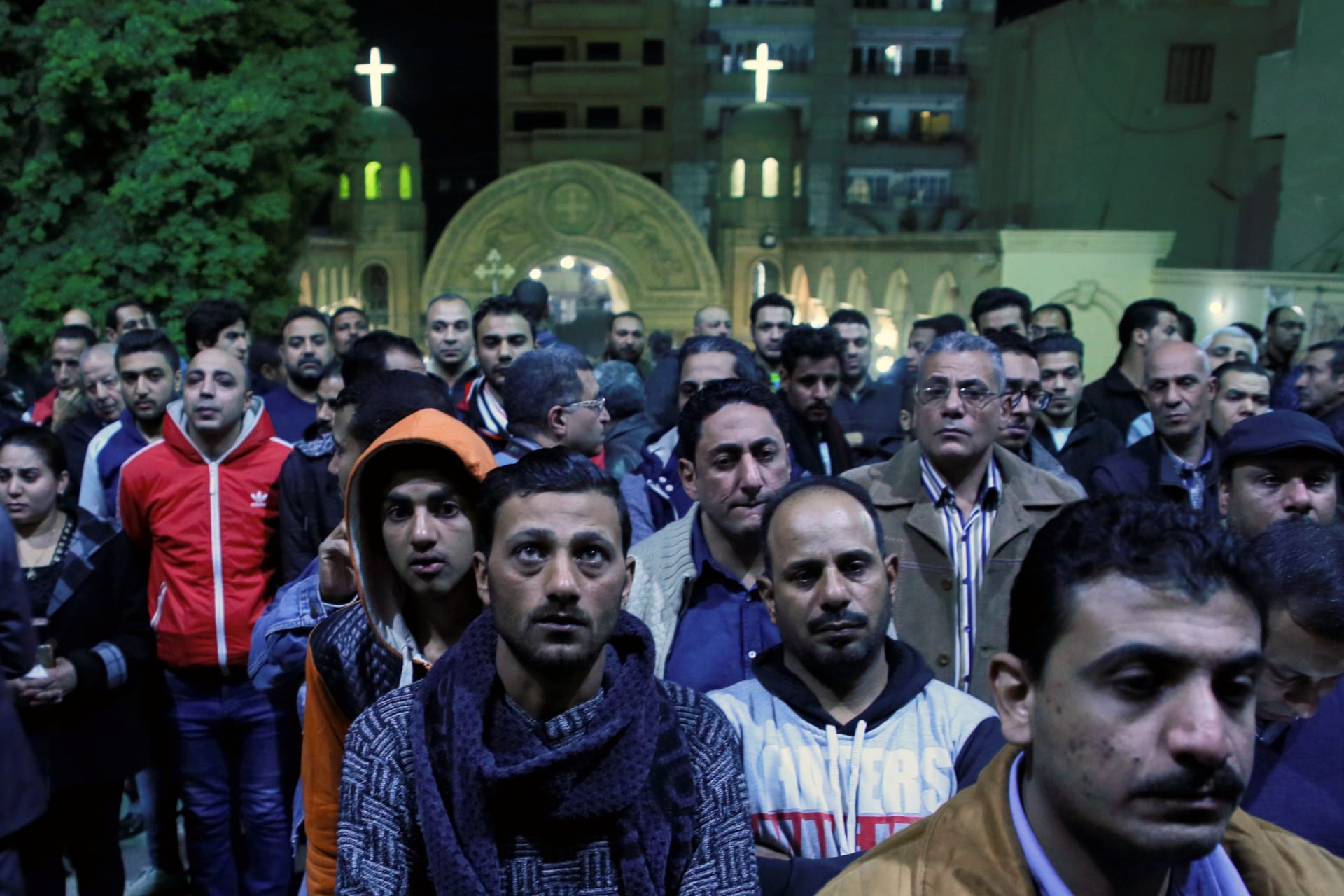 مطالب بمحاكمة عسكرية لمهاجمي دور العبادة بمصر ودفن جماعي لضحايا حلوان