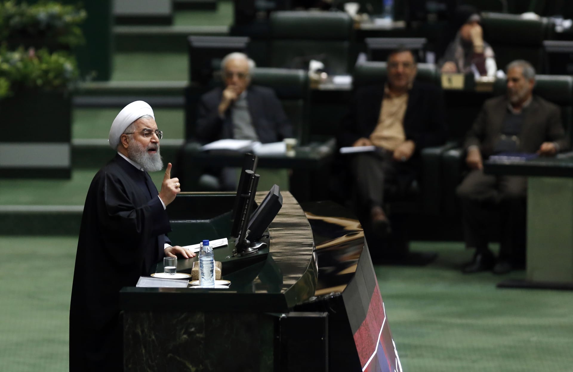 روحاني: شعب إيران بملايينه الهادرة سيتصدى لمثيري الشغب