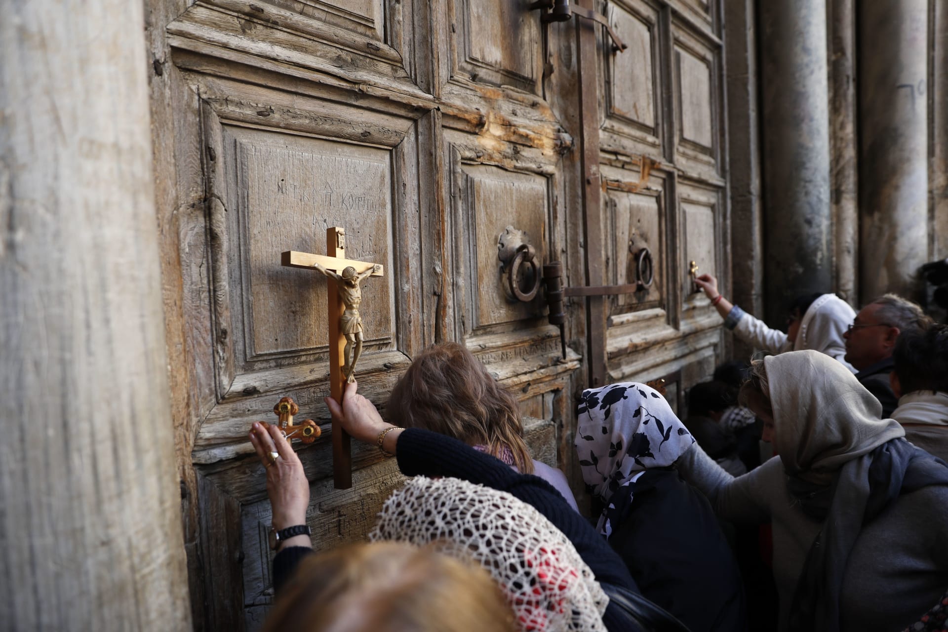 إسرائيل تجمّد قراراتها حول كنائس القدس وممتلكاتها