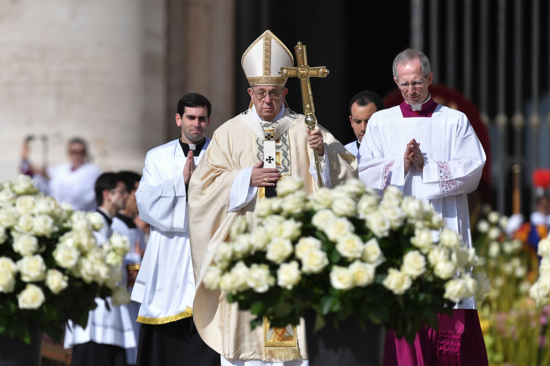 البابا يستذكر "المعاناة الطويلة" للشعب السوري في قداس عيد الفصح