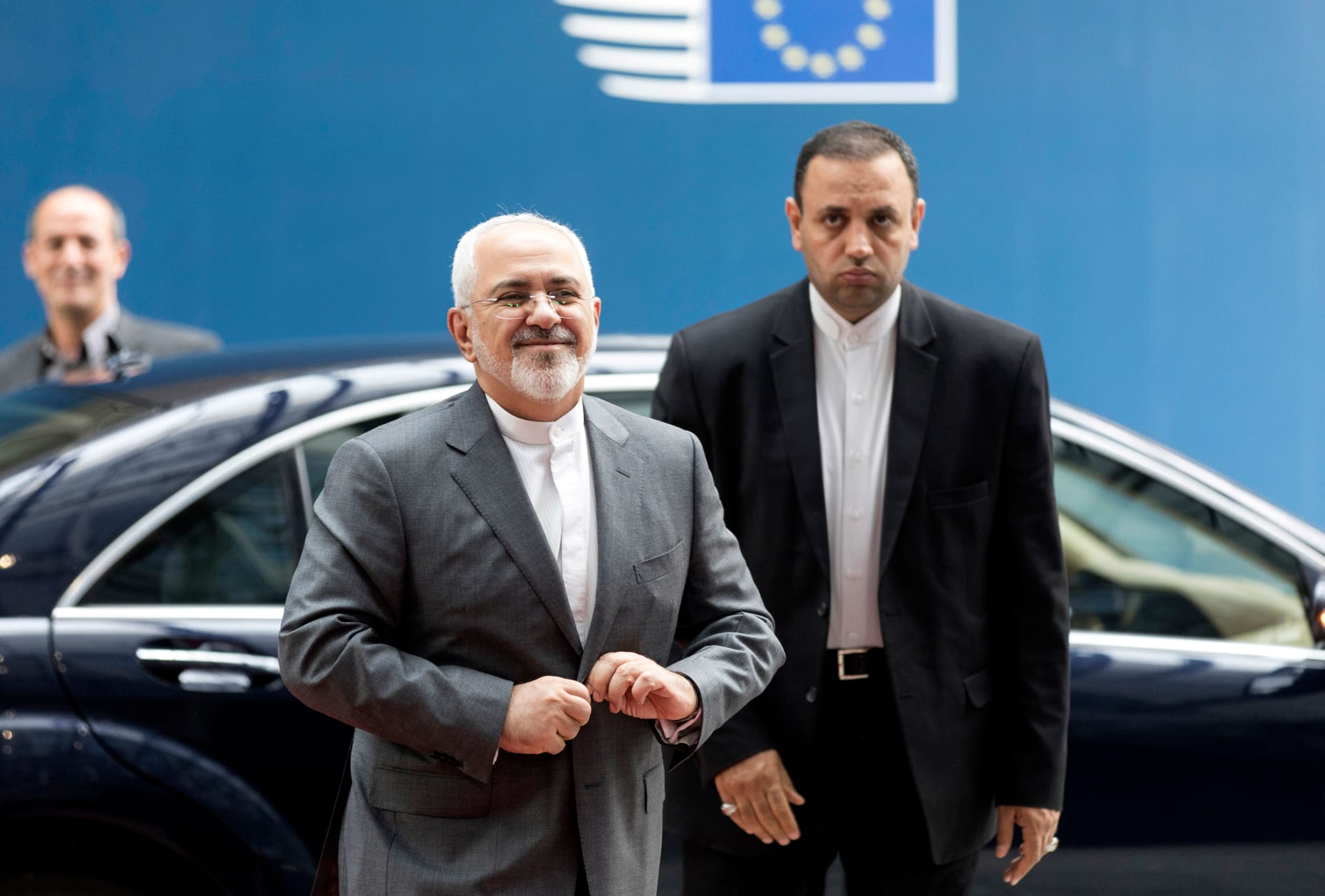 ظريف يطالب الاتحاد الأوروبي بزيادة الاستثمارات في إيران 