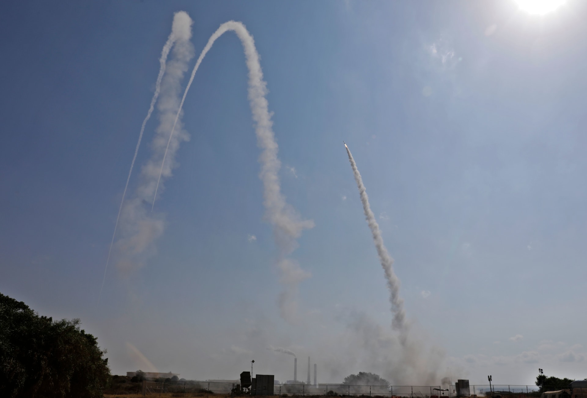 الفصائل الفلسطينية تستهدف إسرائيل بقذيفتين صاروخيتين من غزة
