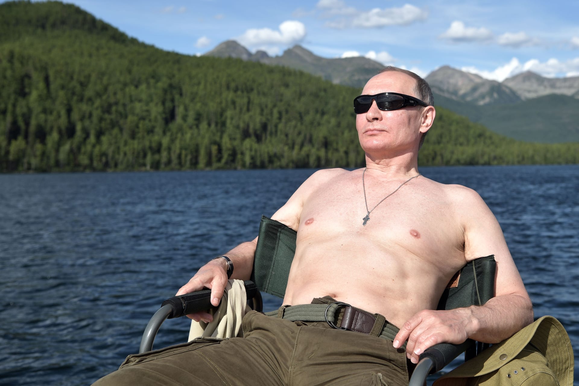 بوتين... عن ترامب ومستقبله السياسي وصور "صدره العاري"