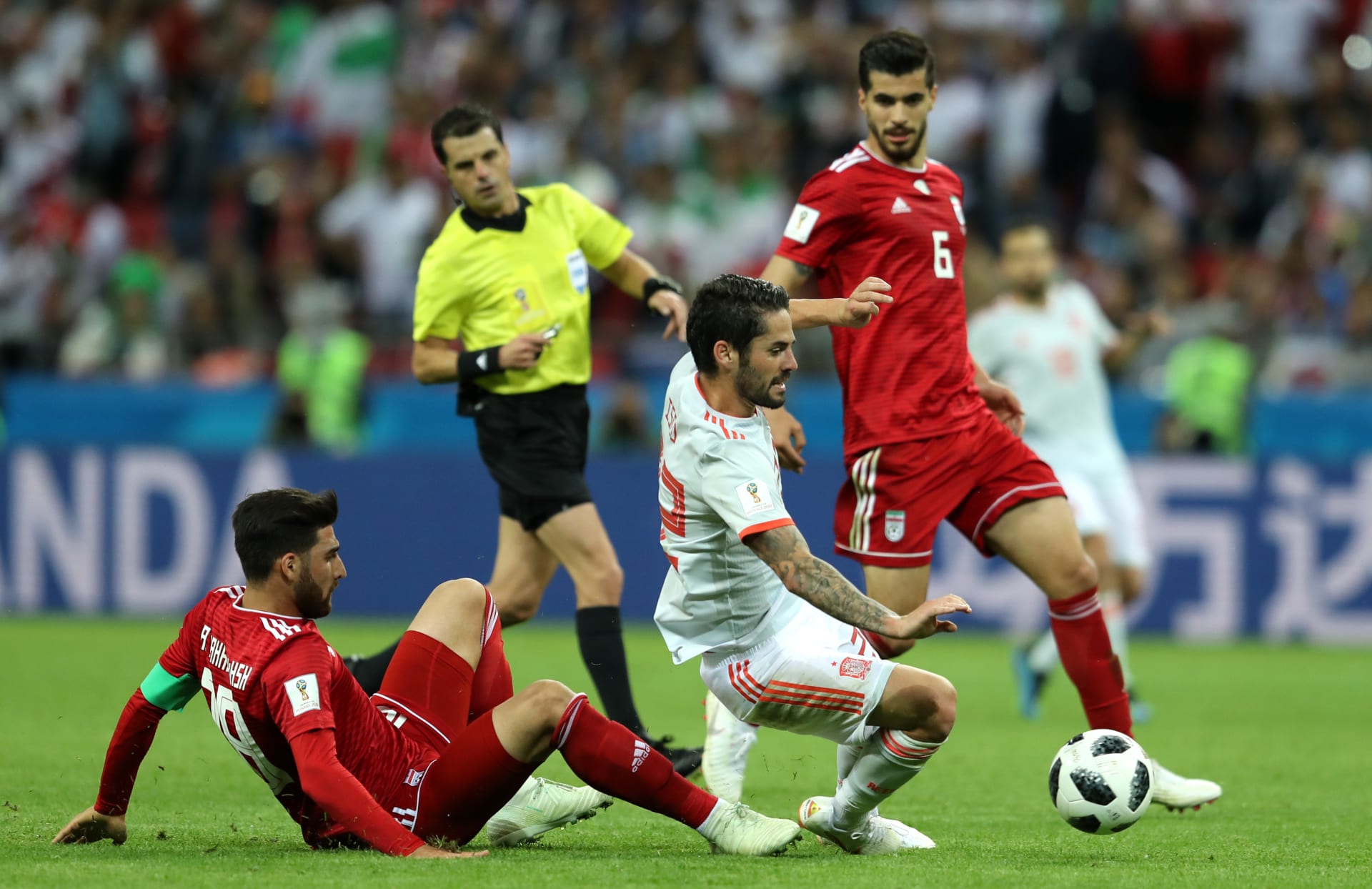 إيران تخسر بصعوبة أمام إسبانيا والحسم يتأجل للجولة المقبلة