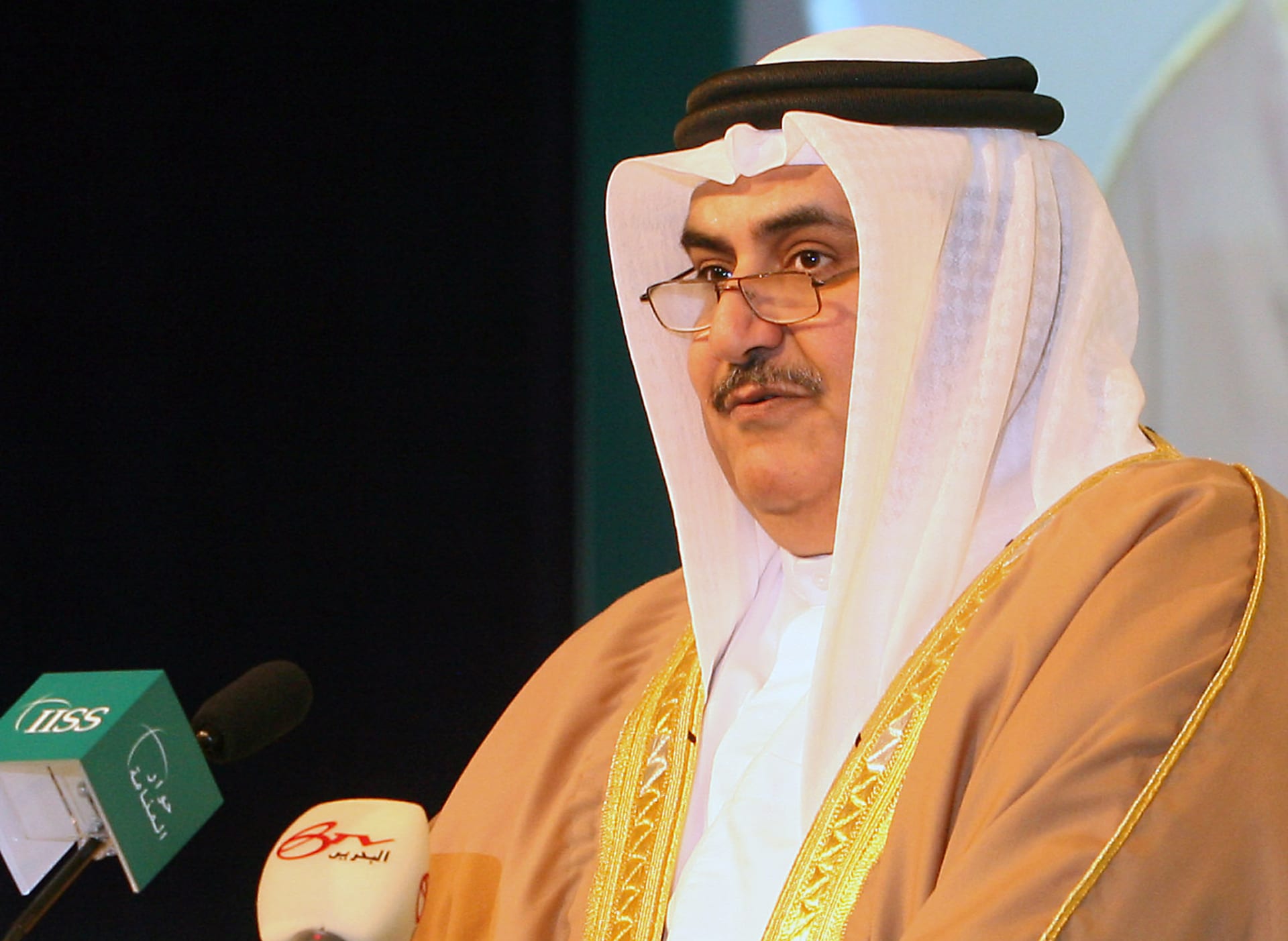 خالد بن أحمد يهاجم الجزيرة: القضاء البحريني لا يسمح التدخل به