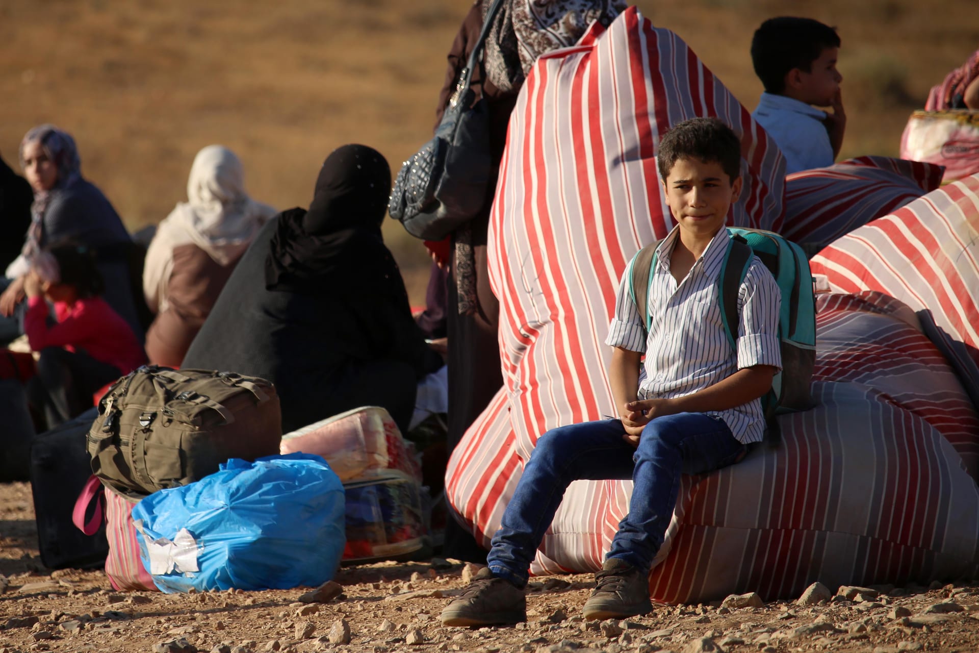الحدود مغلقة.. 120 ألف سوري يهربون من "الموت" في درعا