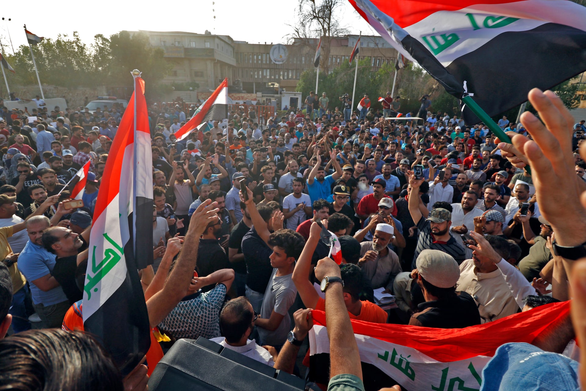 وُصفت بـ"ثورة الجياع".. العراق بين مطالب المحتجين وتحرّك المسؤولين