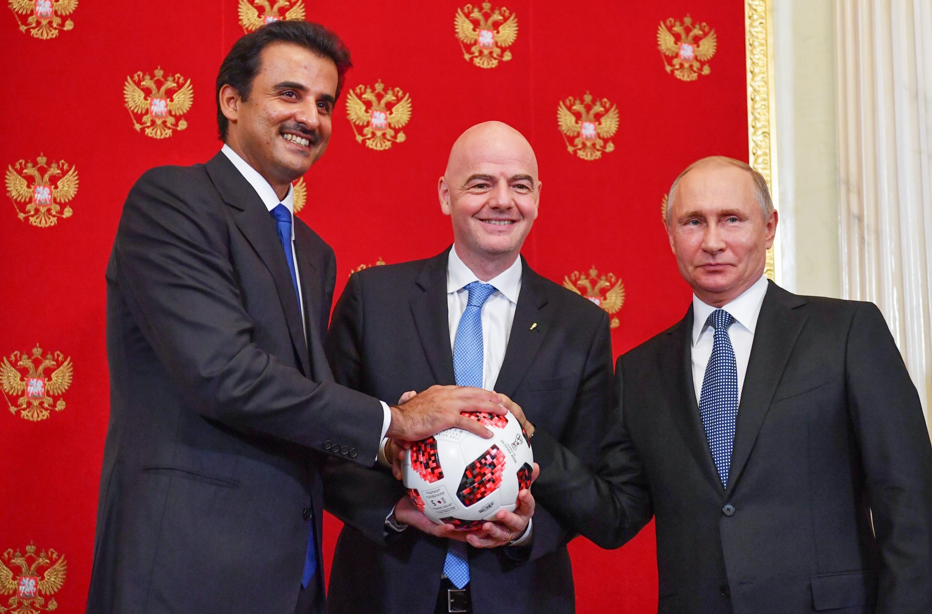 أمير قطر: مونديال 2022 سيكون "لكل العرب" ونعوّل على الشباب العربي 