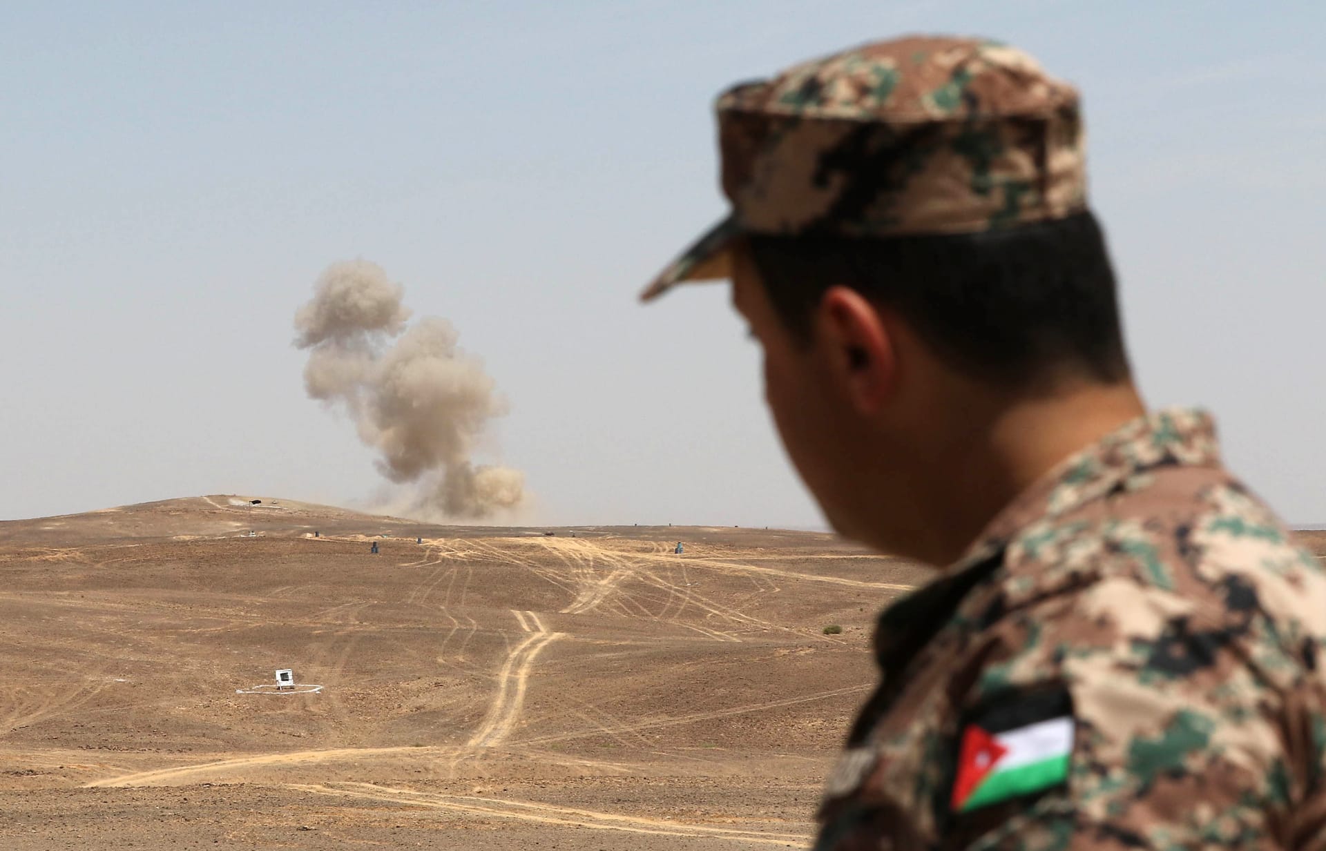 الجيش الأردني يقصف "داعش" ويتوعده: لن نسمح باجتياز حدودنا