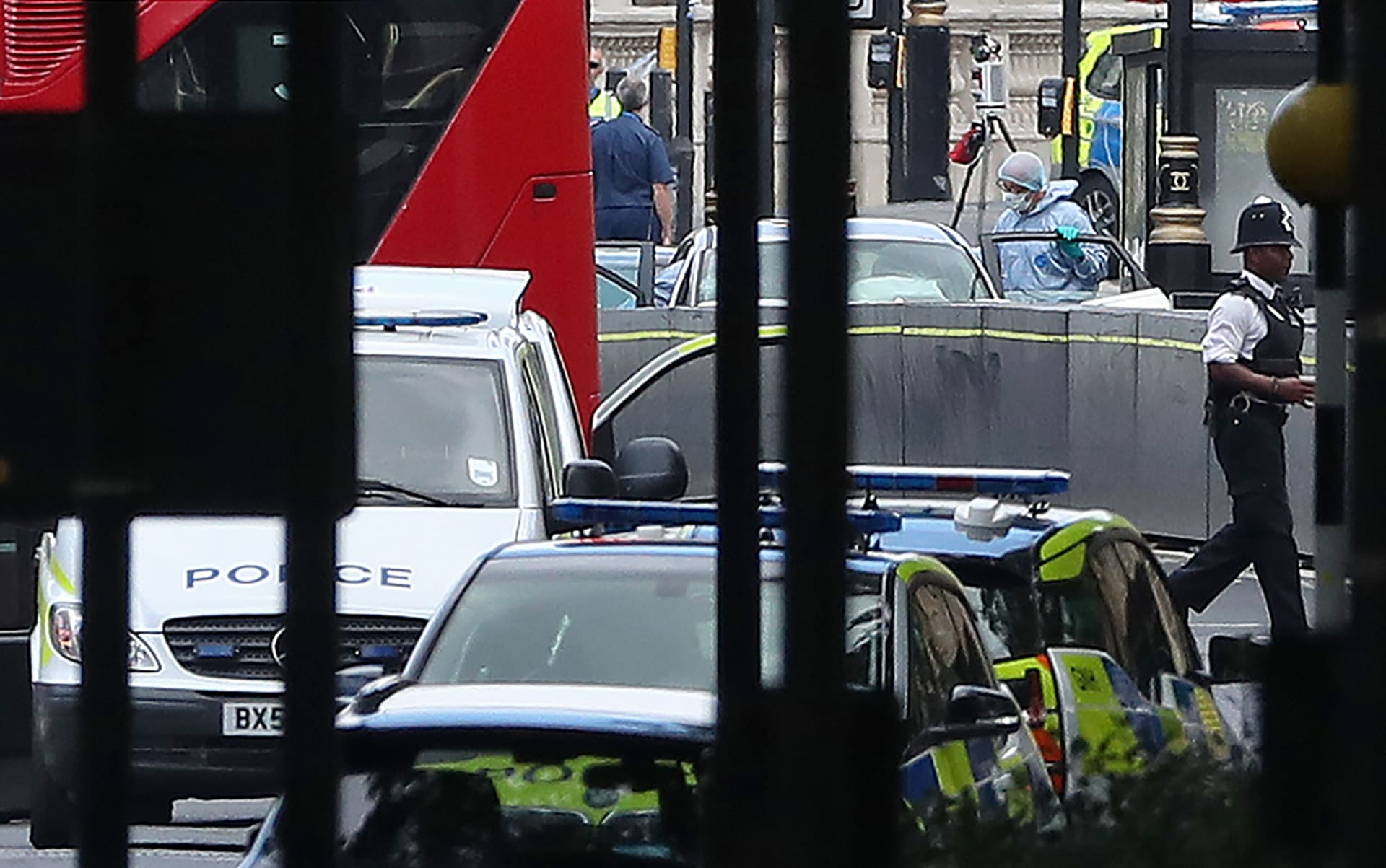 الشرطة تتعامل مع حادثة الاصطدام في لندن كقضية "إرهاب"