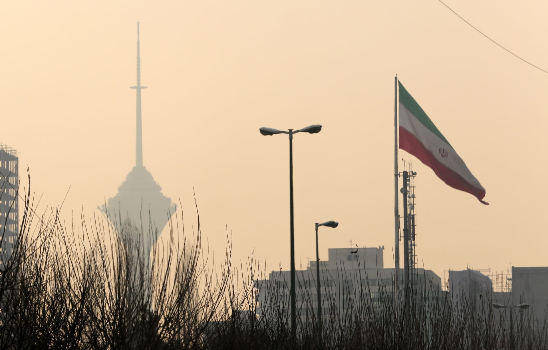 إيران ترد على اعتقال 14 إيرانياً دخلوا البحرين بجوازات سفر مزورة