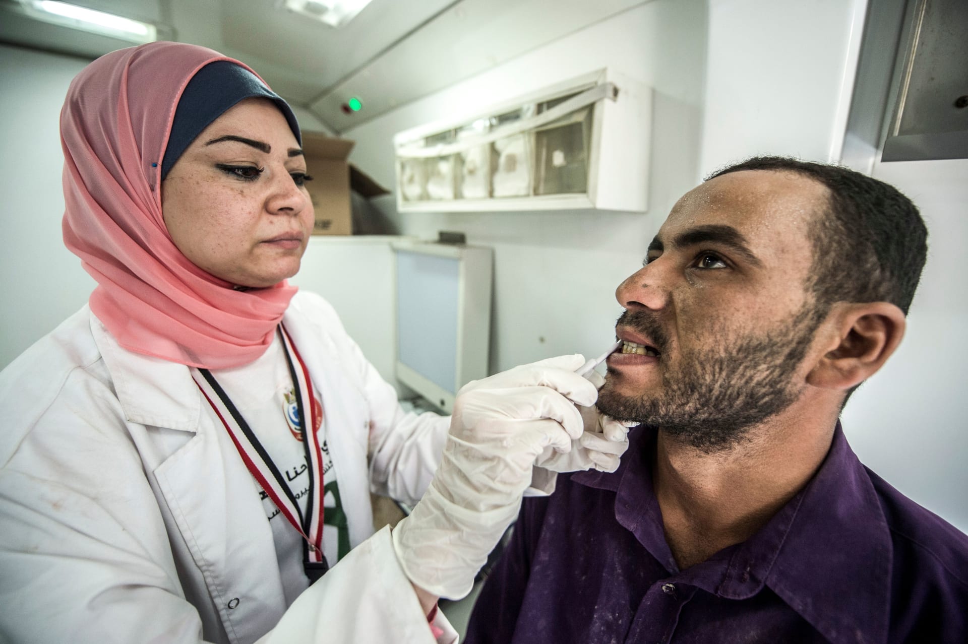 مصر تطلق أكبر حملة "مسح طبي" في العالم للكشف عن فايروس سي وعلاجه 
