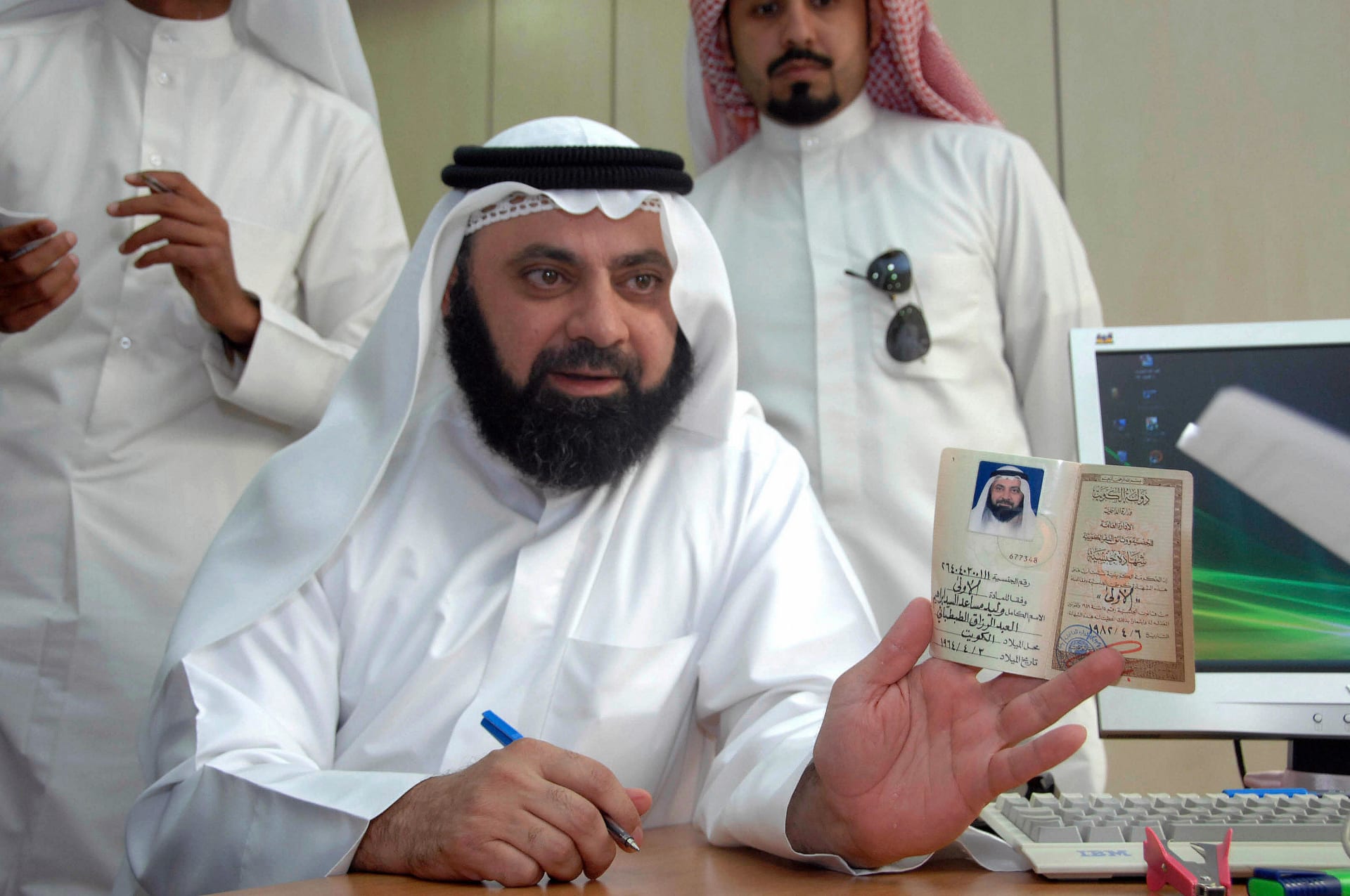 الطبطبائي يوضح تغريدته عن "مؤسسات السعودية ملك للأمة وليس عائلة حاكمة"