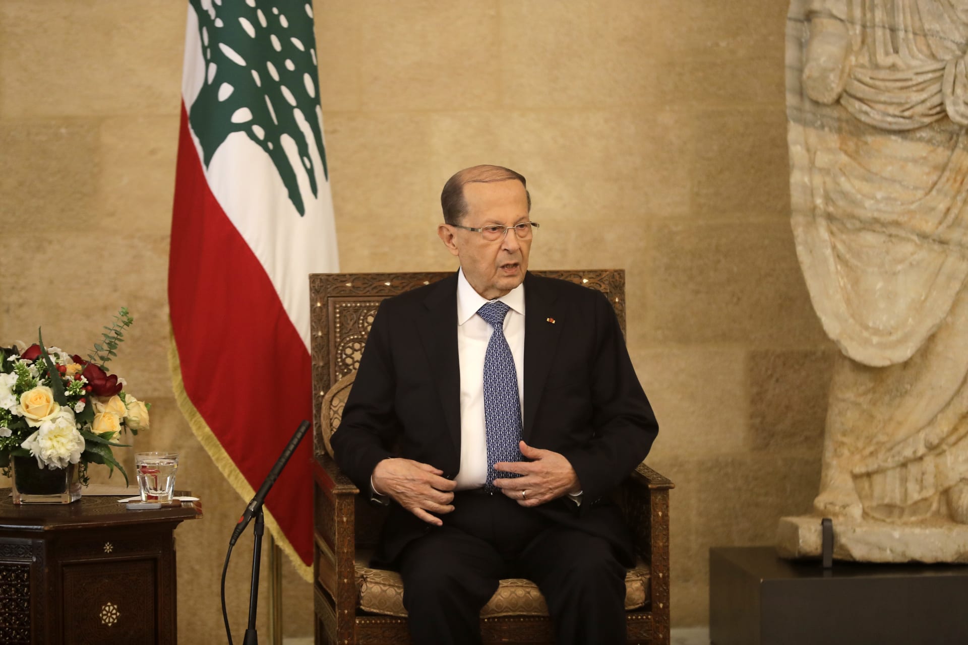 ميشيل عون يعتذر من أمير الكويت على "تطاول" أحد الإعلاميين اللبنانيين