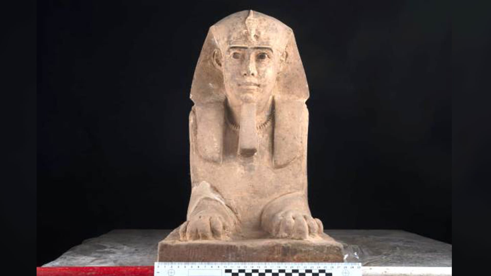 اكتشاف تمثال "أبو الهول" في معبد "كوم أمبو" في مصر 