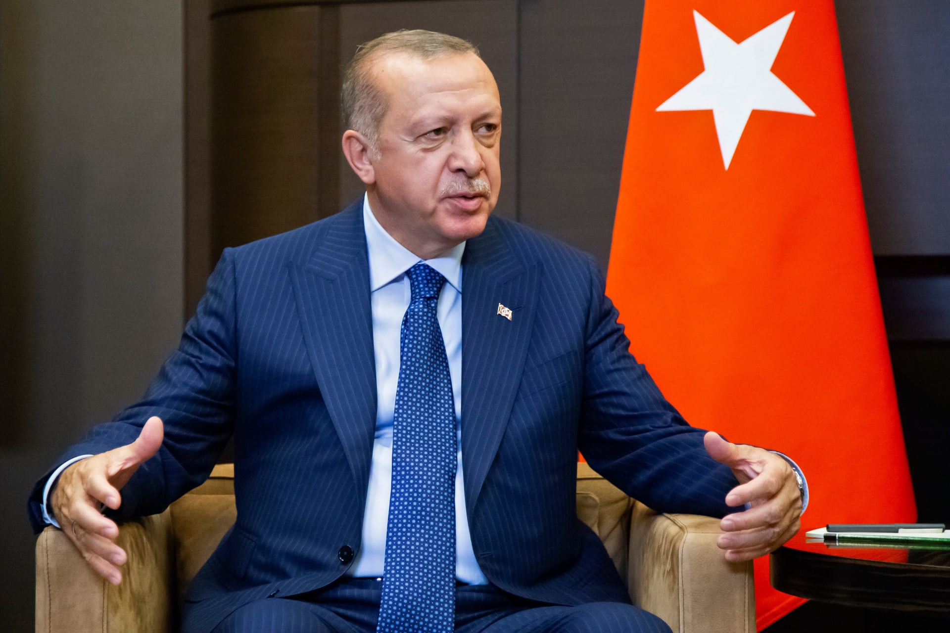 طائرة بنصف مليار دولار "هدية" قطر لتركيا.. أردوغان يدافع