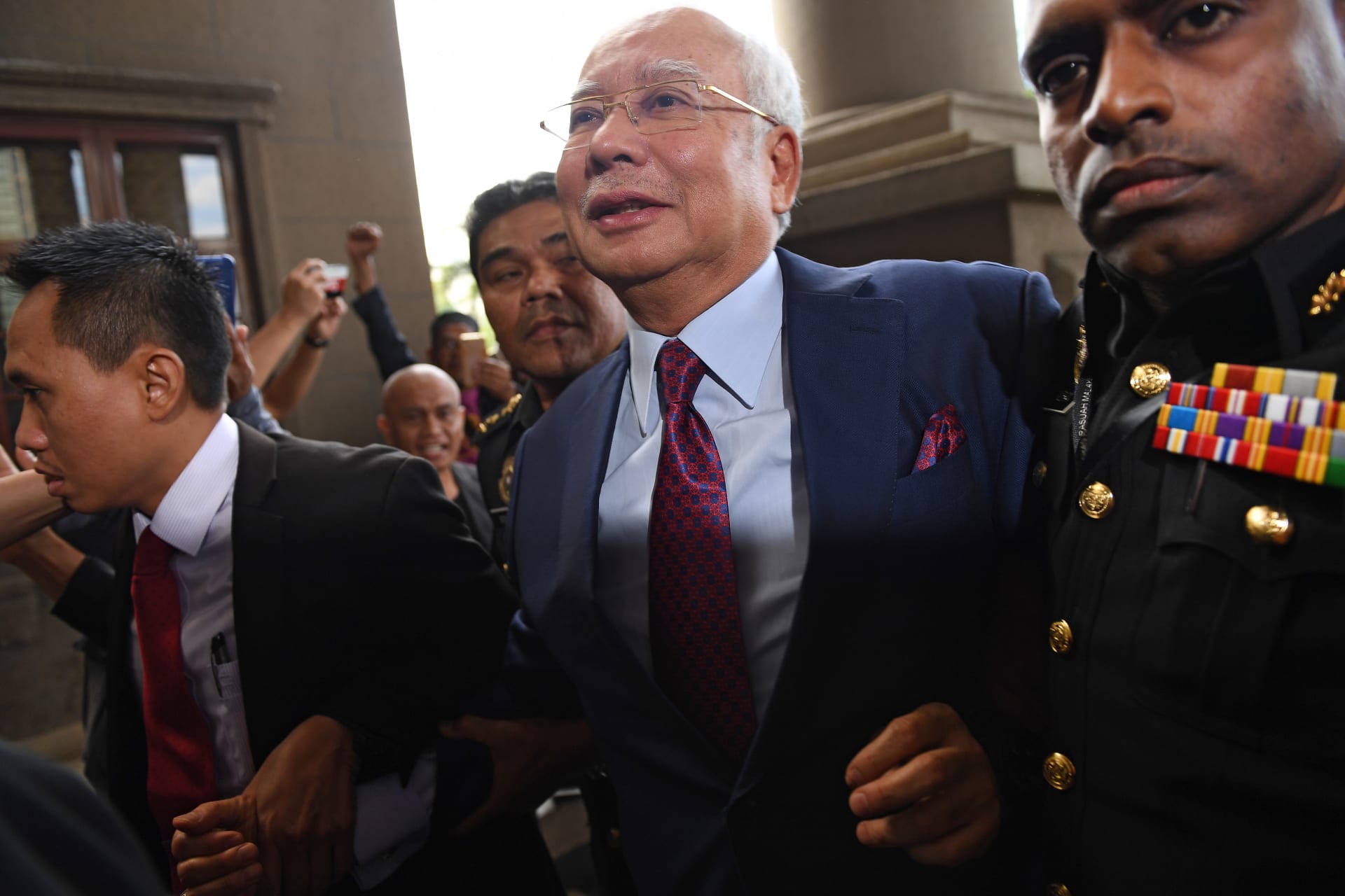 25 تهمة جديدة توجه ضد رئيس وزراء ماليزيا السابق