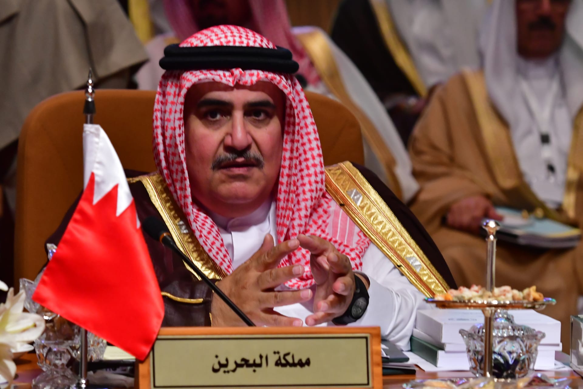 وزير خارجية البحرين: نقف مع السعودية بأرواحنا.. ولا تصالح مع سياسة قطر