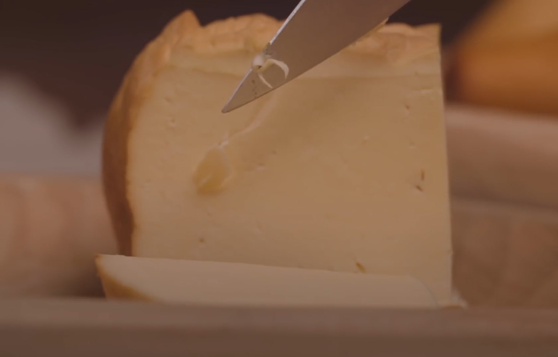 هذا الجبن الذهبي النادر يصنع فقط في الجبال البولندية Cnn Arabic