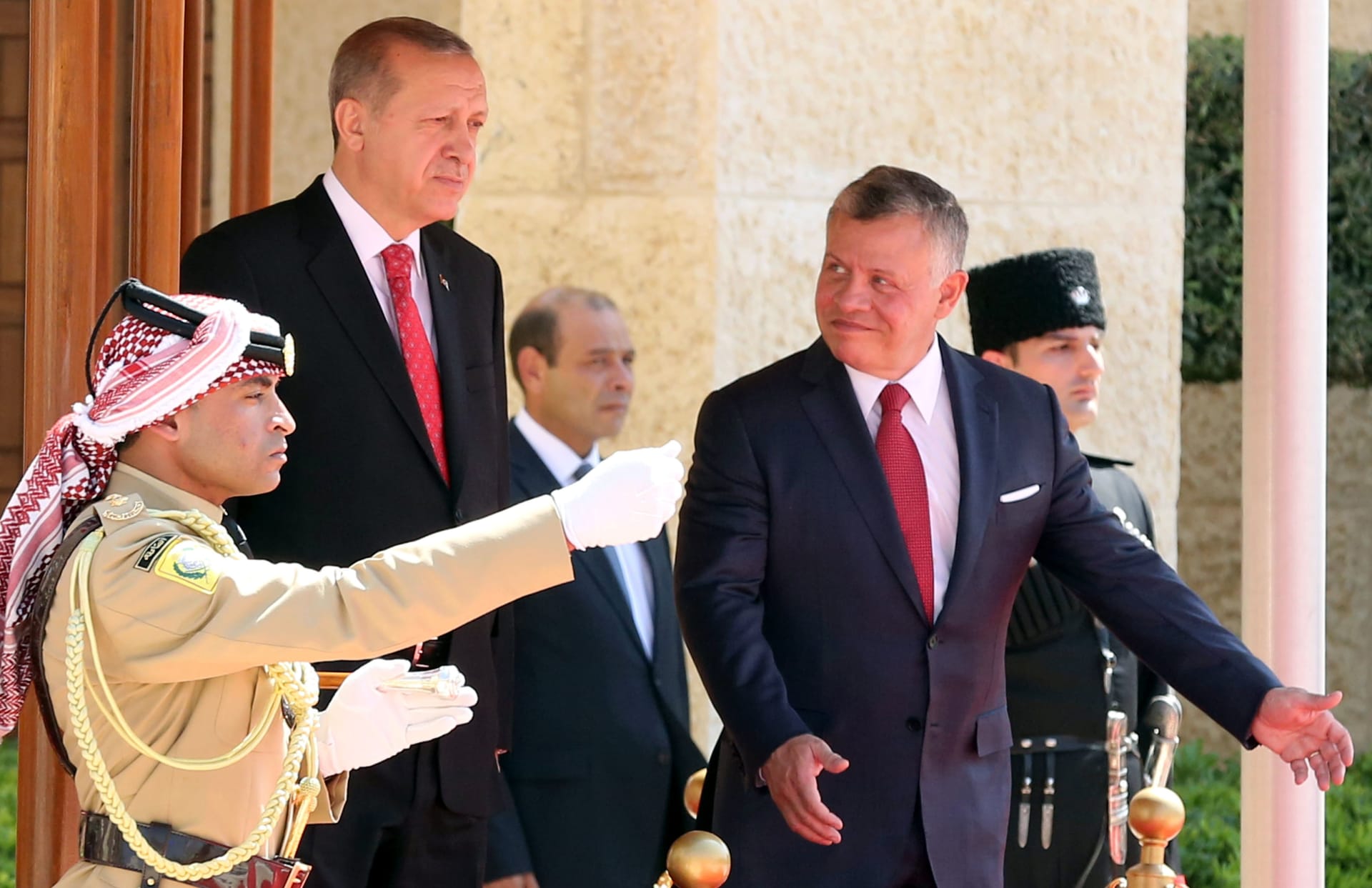 الحكومة الأردنية تكشف دور تركيا في جلب عوني مطيع إلى الأردن
