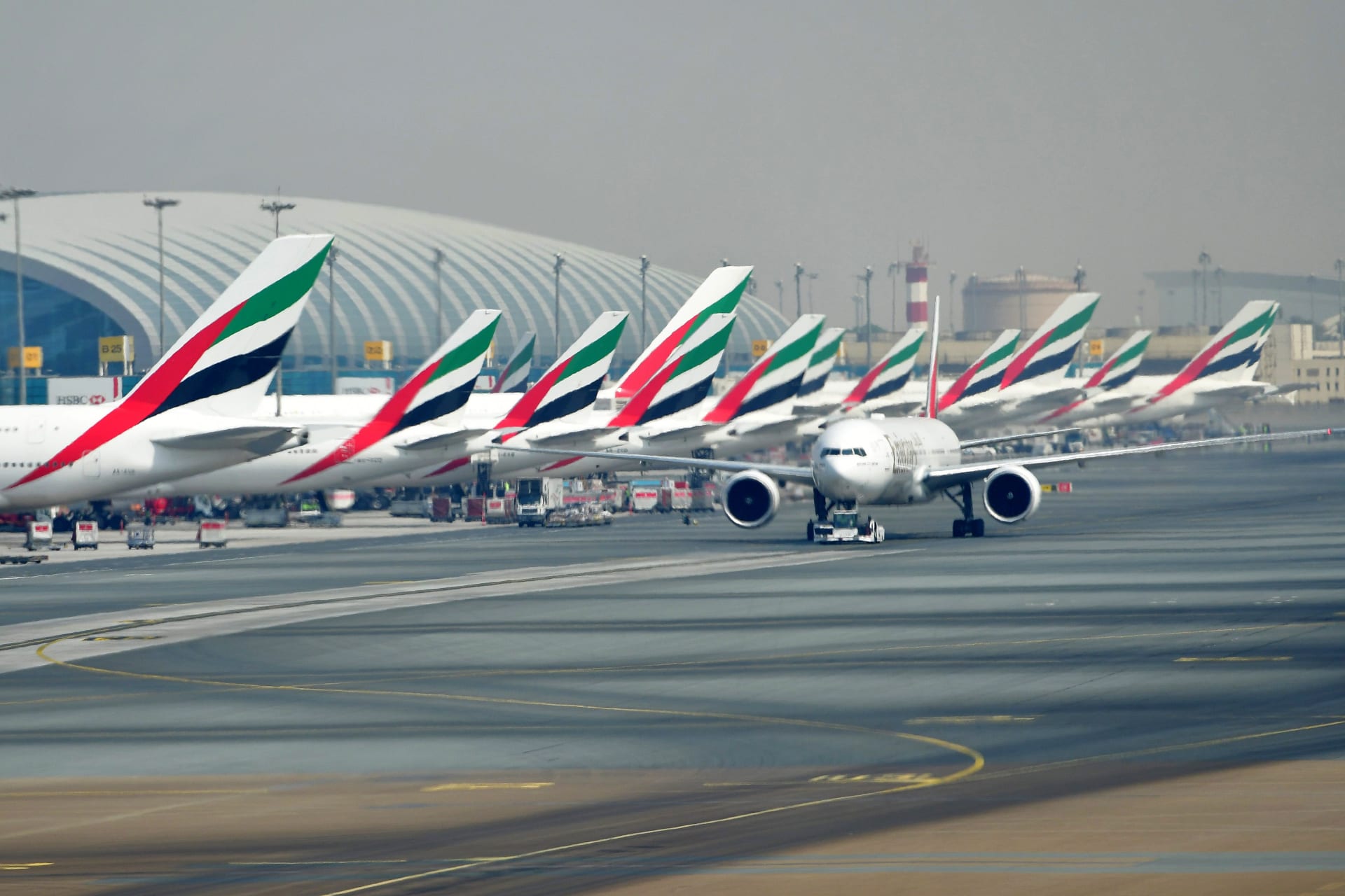 مسؤول: الإمارات تستثمر تريليون درهم في قطاع الطيران