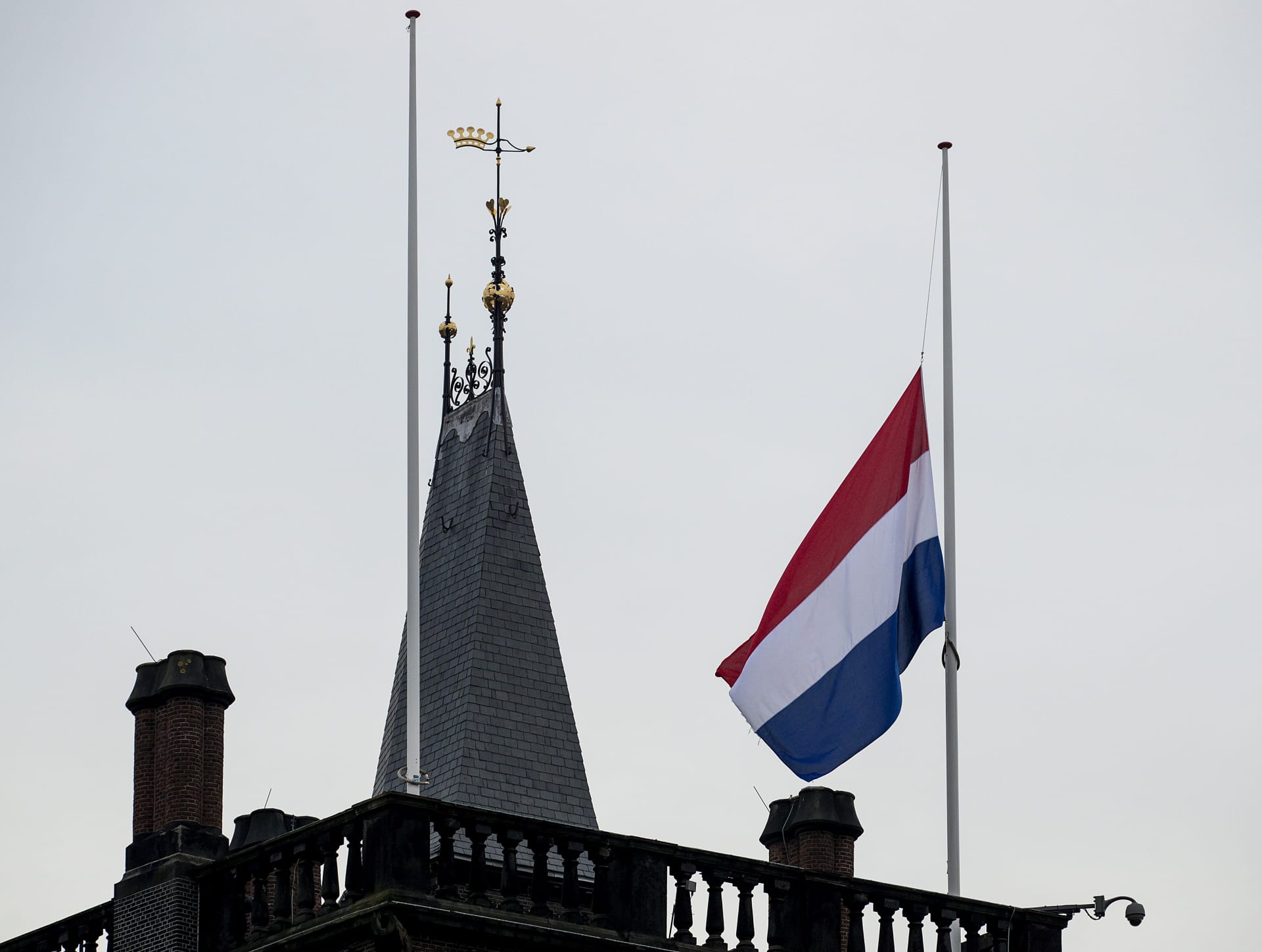 انفجار في مدينة لاهاي الهولندية وأنباء عن "عالقين"