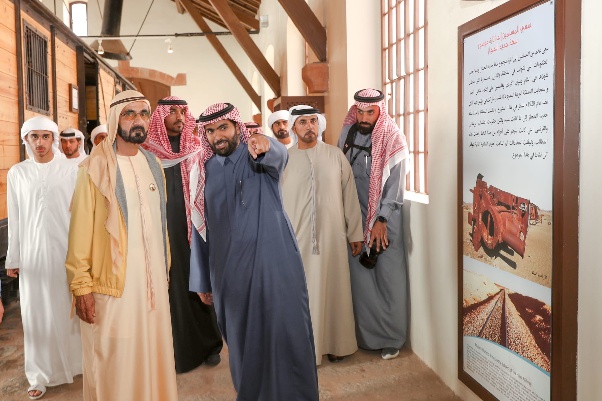 حاكم دبي يزور مدائن صالح وجبل الفيل بالسعودية