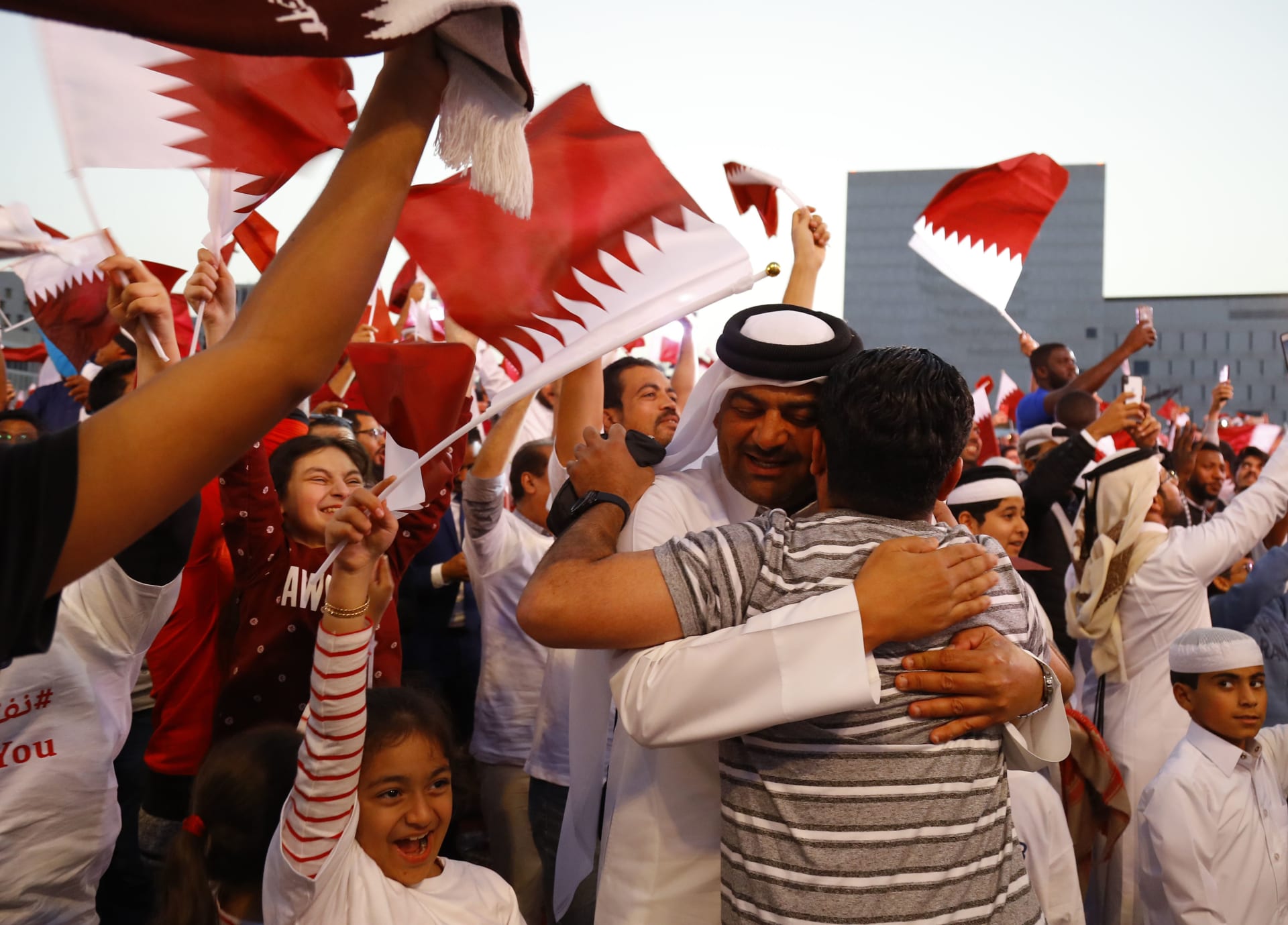بيان من السفارة الإماراتية في لندن بشأن اعتقال بريطاني شجع قطر في كأس آسيا