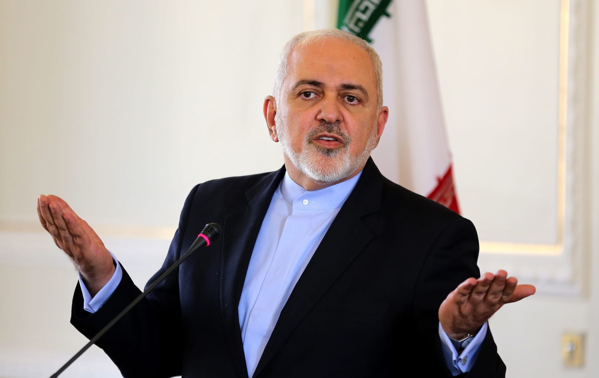 وزير الخارجية الإيراني جواد ظريف يعلن استقالته من منصبه