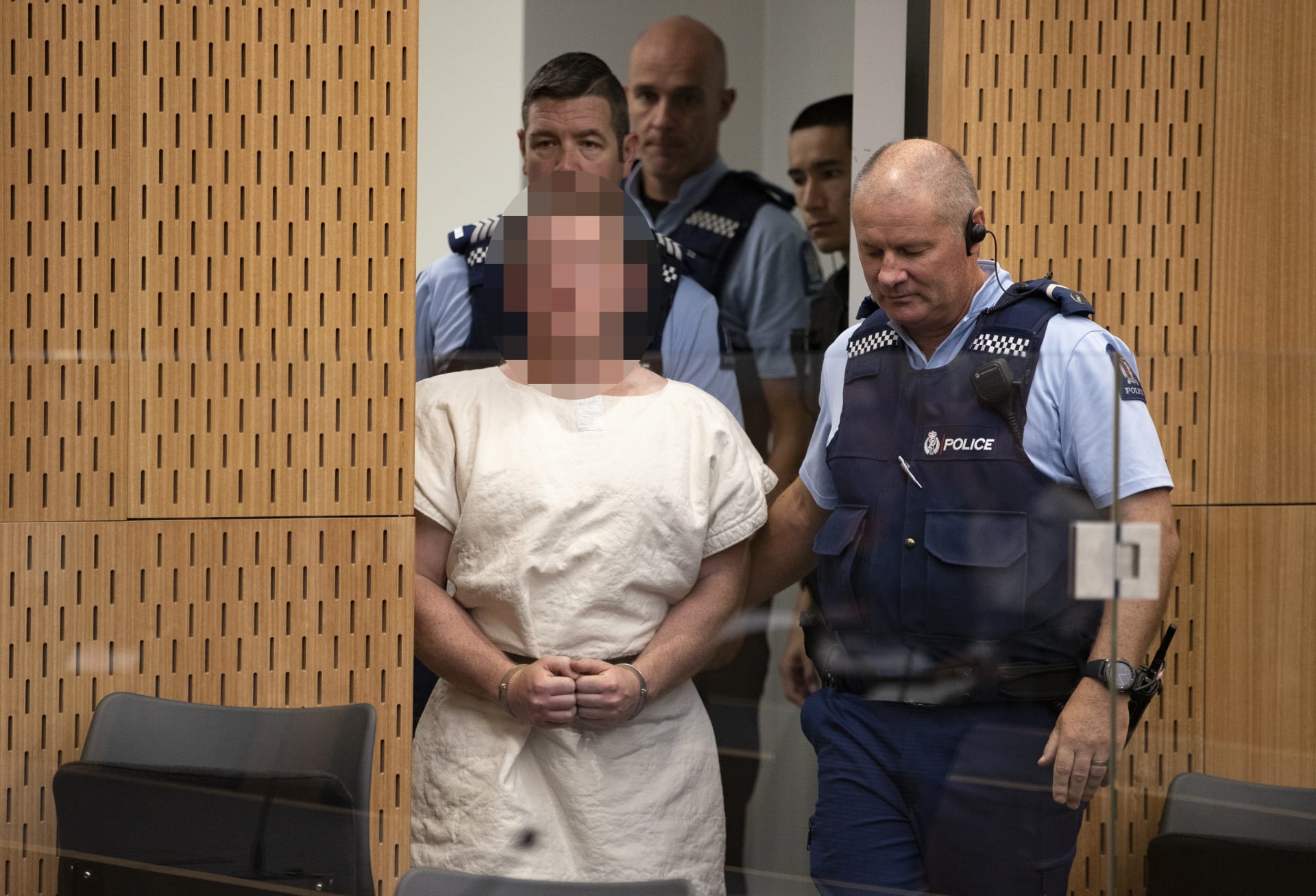 وجهت له تهمة واحدة بالقتل.. تفاصيل أول ظهور للمتهم بهجوم المسجدين في نيوزلندا أمام المحكمة