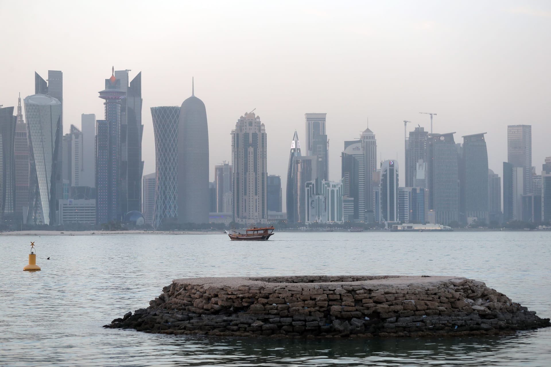 قطر تتحدث عن "عطل" أصاب الزورق العسكري وجرفه للمياه الإماراتية