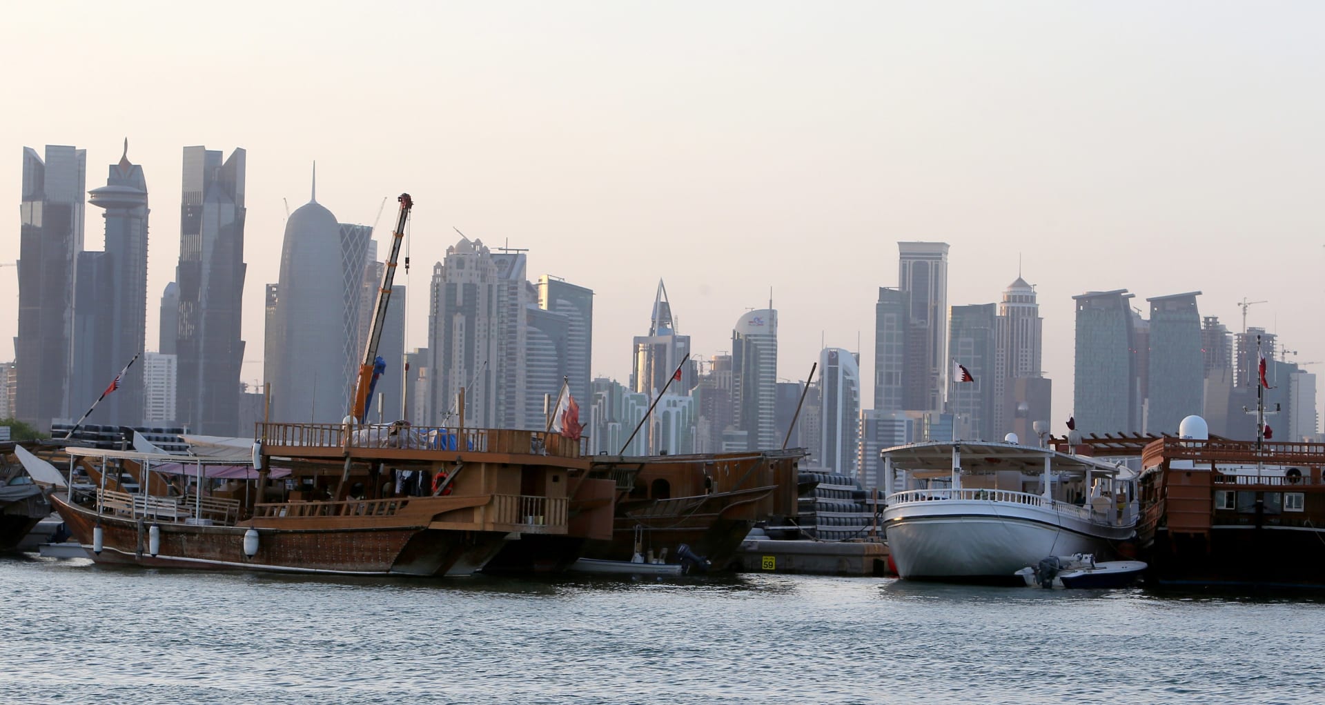 قطر تحدد منطقتها الاقتصادية البحرية.. وتحذر من المس بحقوقها 
