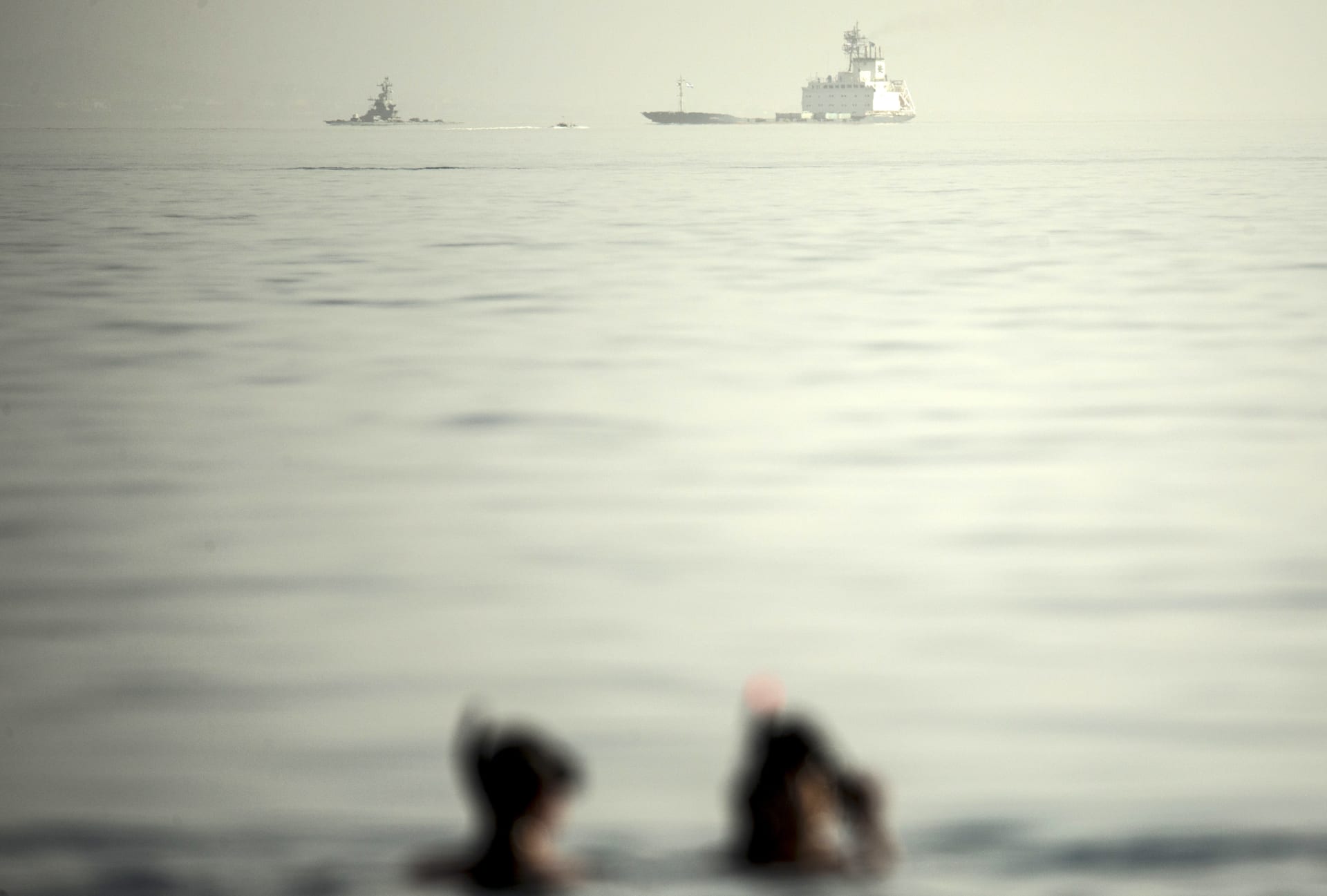 التحالف يخلي أحد أفراد سفينة إيرانية استجابة لاستغاثة طهران