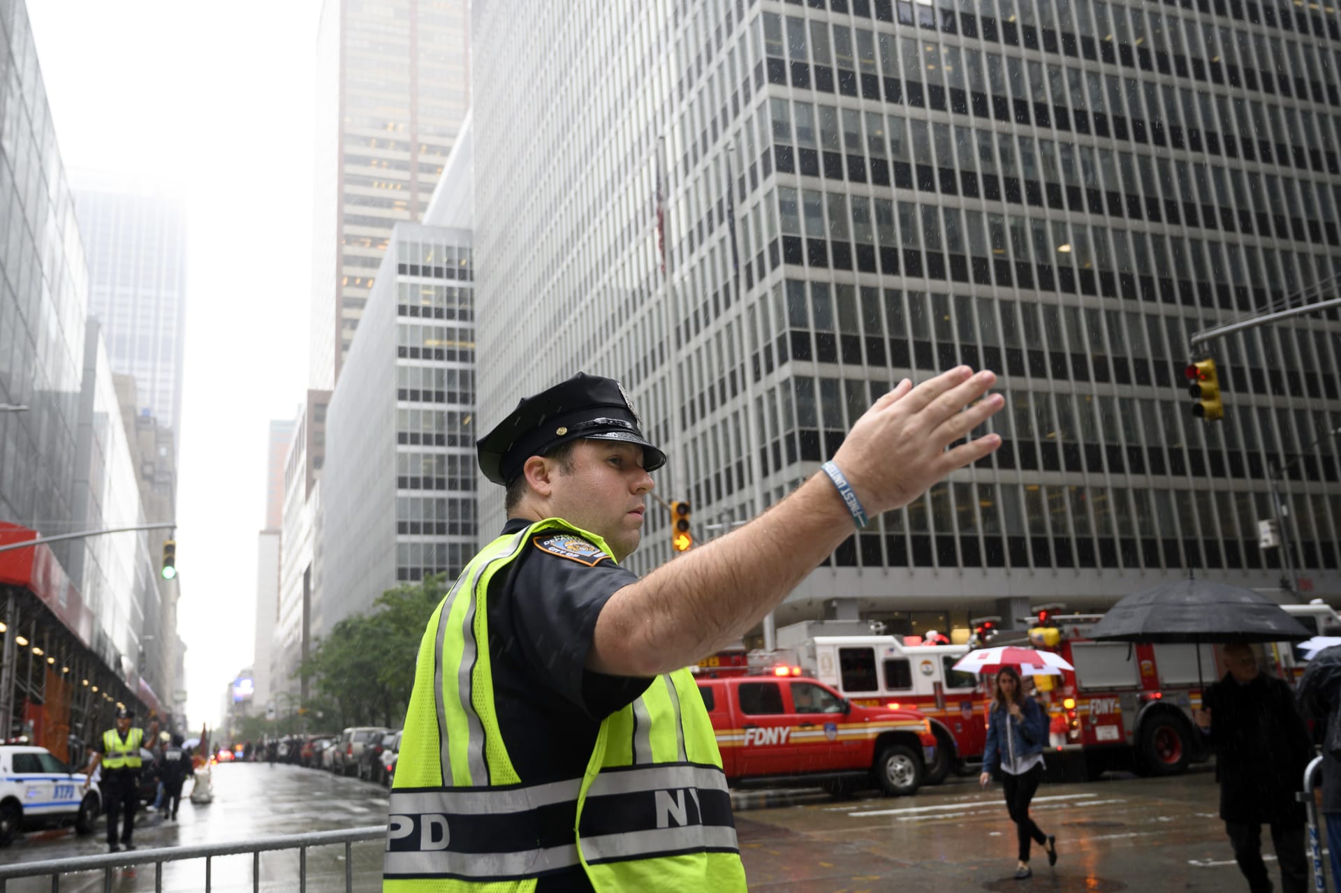 إدارة إطفاء نيويورك: تحطم مروحية في مبنى بمانهاتن  