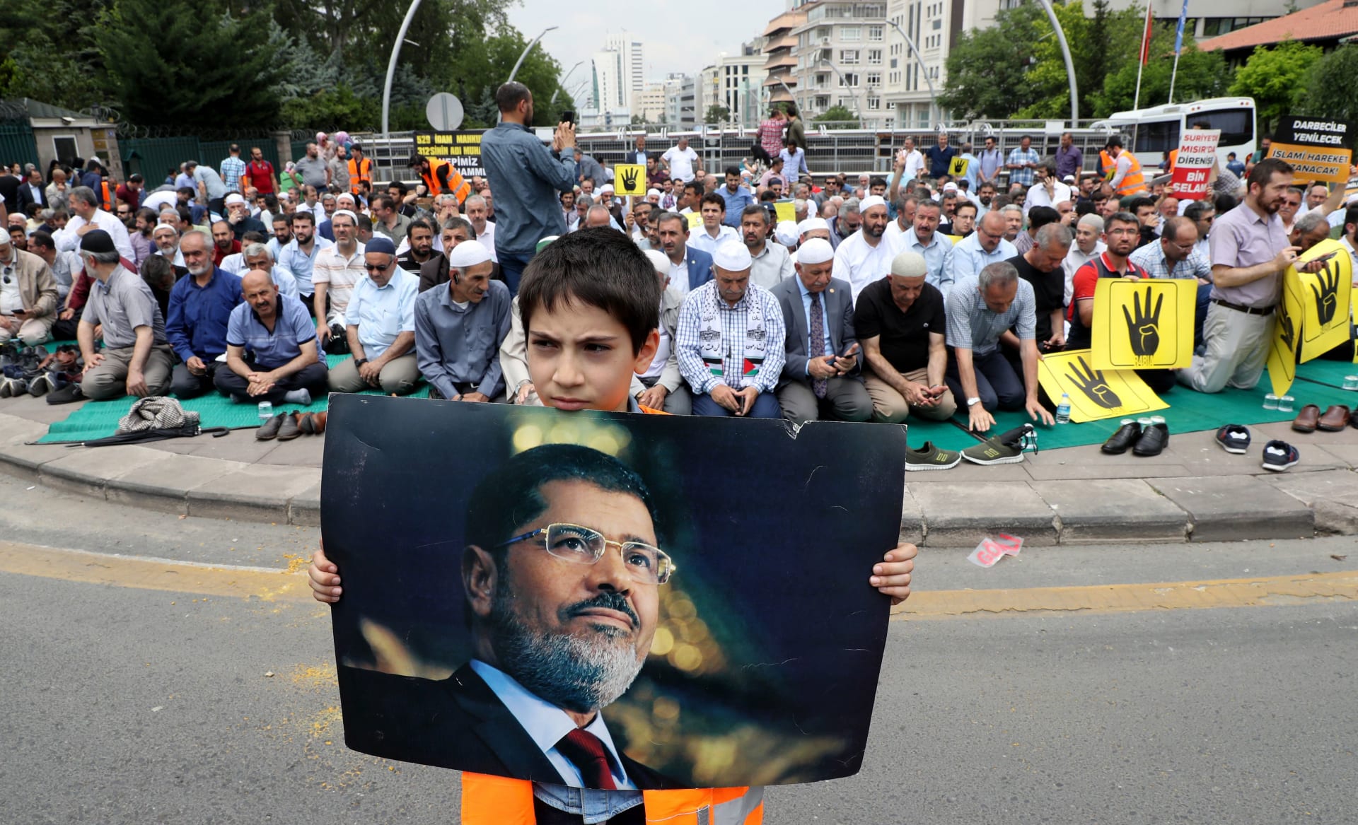 صلوات غائب واتهامات بـ"القتل".. تركيا تنتفض رسميا وشعبيا لوفاة محمد مرسي