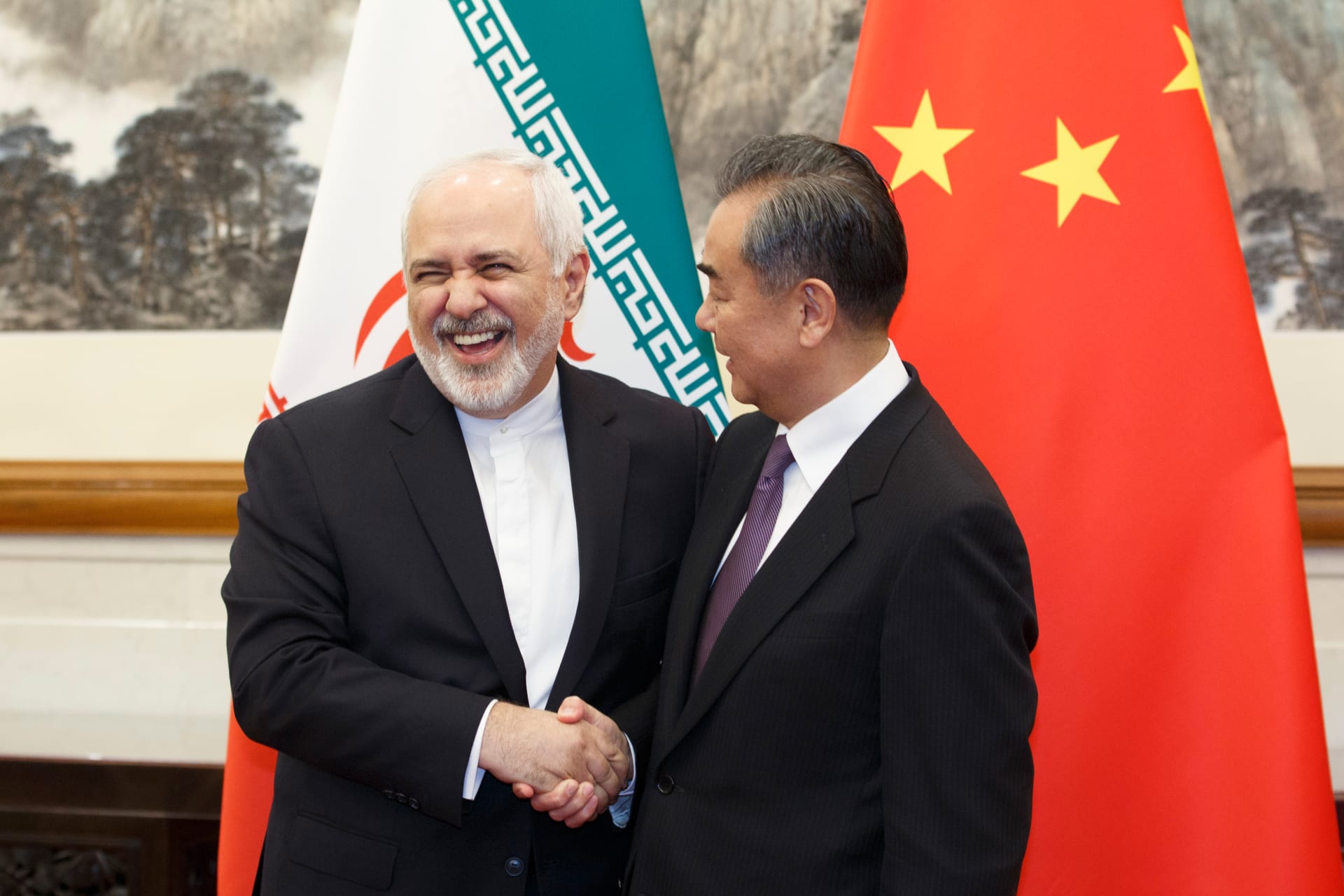 الصين تلقي اللوم على أمريكا في تصعيد أزمة الاتفاق النووي مع إيران