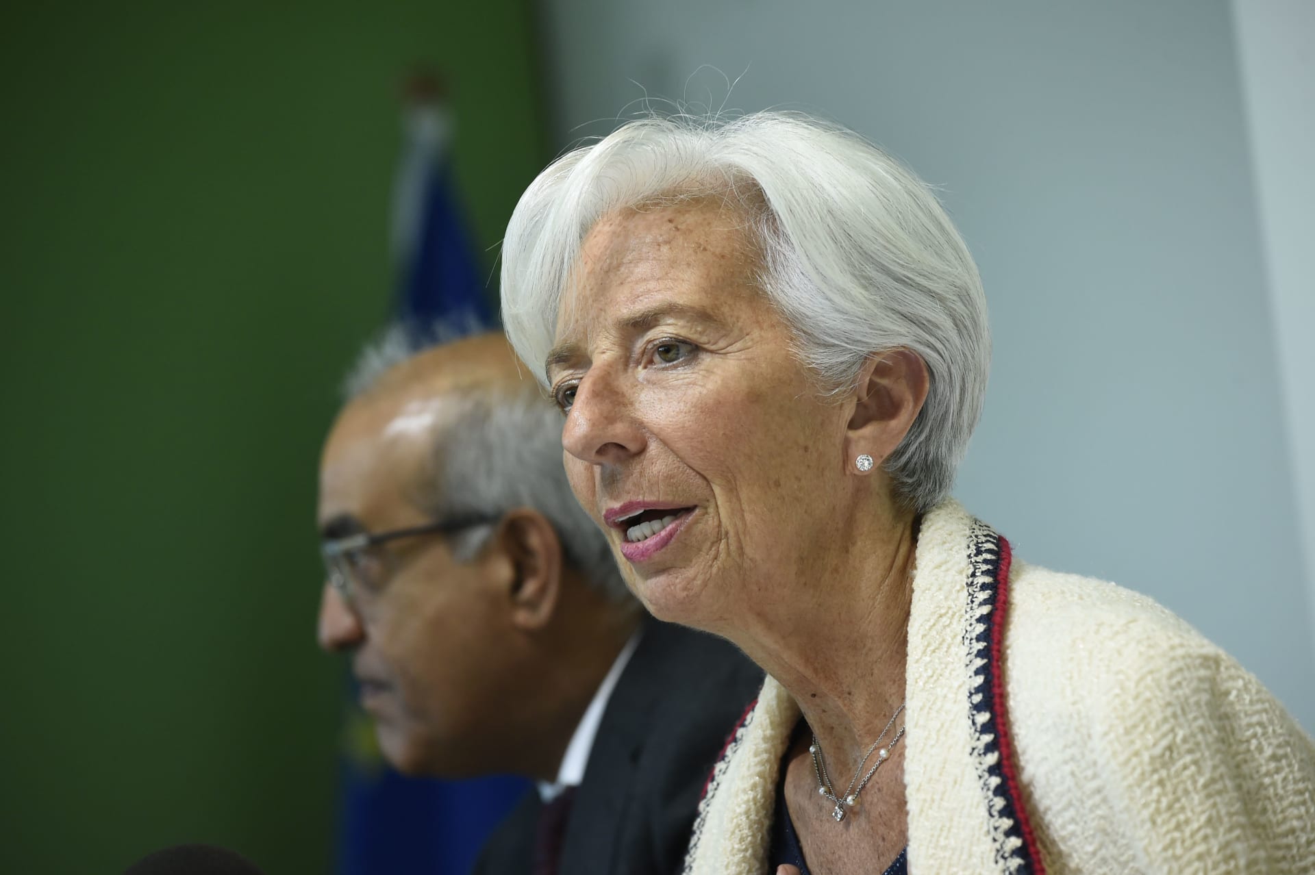 لاغارد تتنحى من منصبها مديرة لصندوق النقد الدولي "مؤقتا"