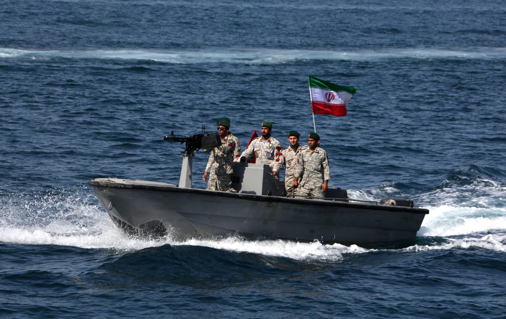 عناصر من البحرية الإيرانية