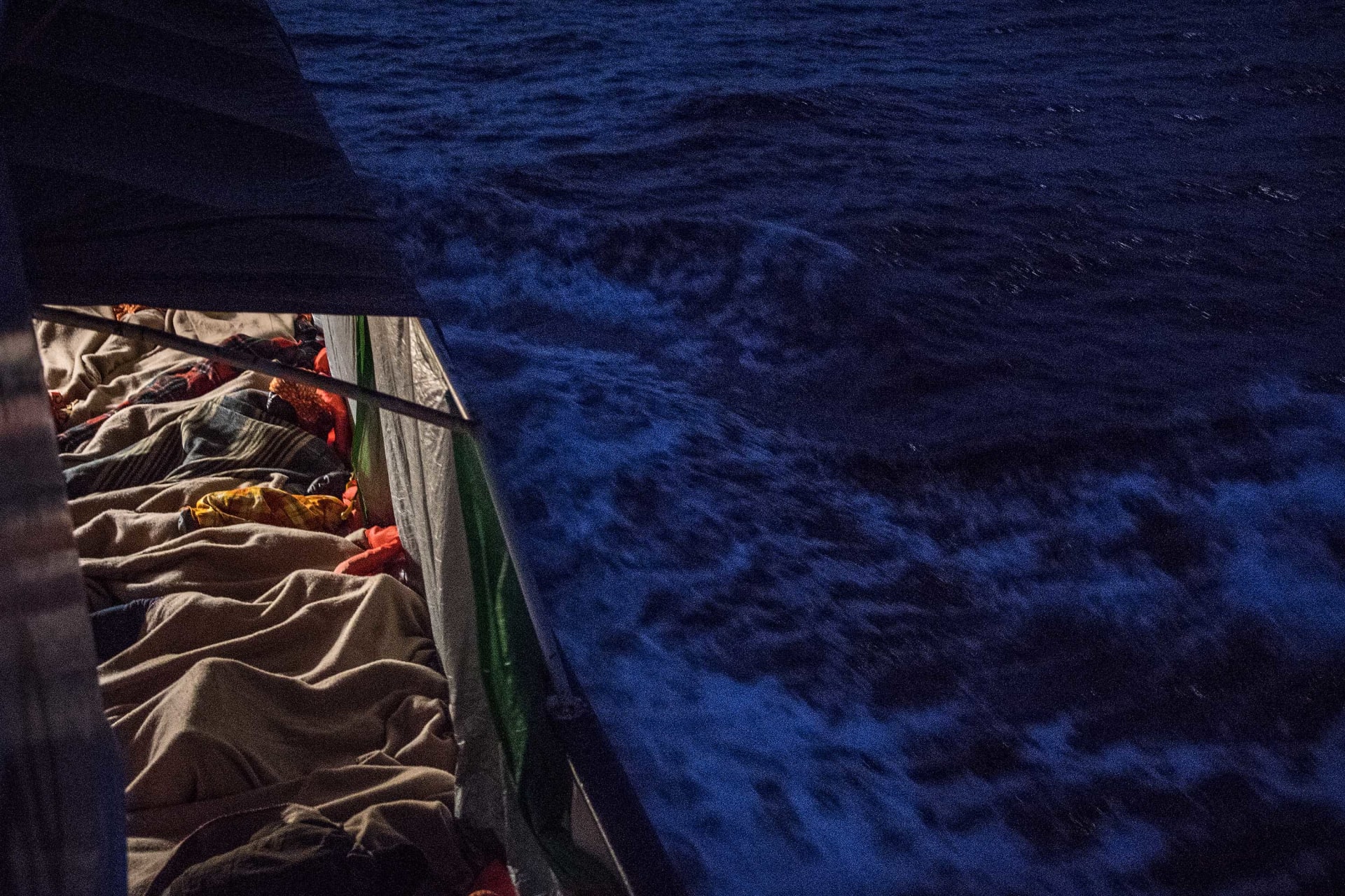 عمليات إنقاذ المهاجرين غير الشرعيين في البحر المتوسط 